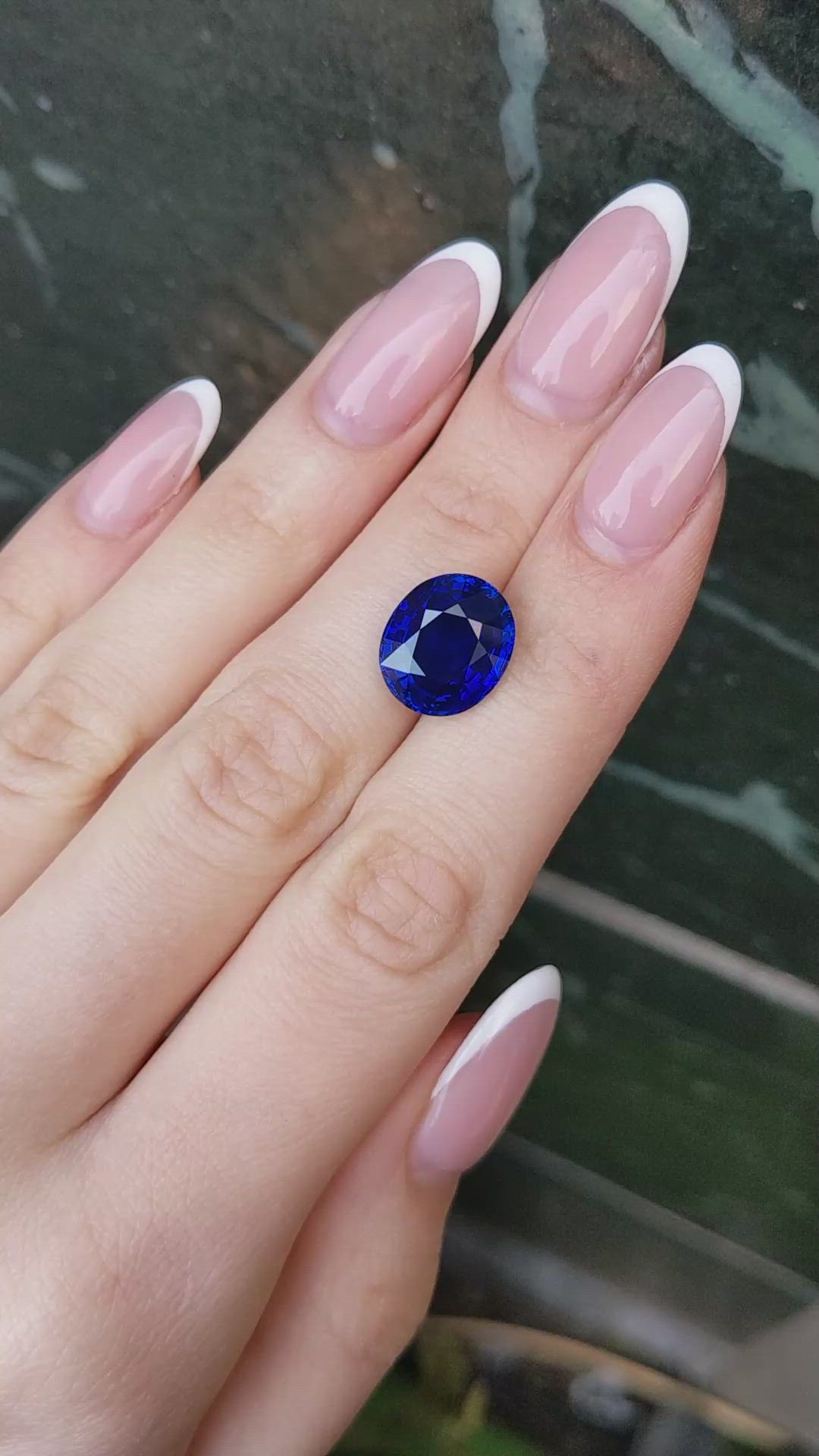 9.99 Ct. Blue Sapphire from Ceylon (Sri Lanka) Size Video