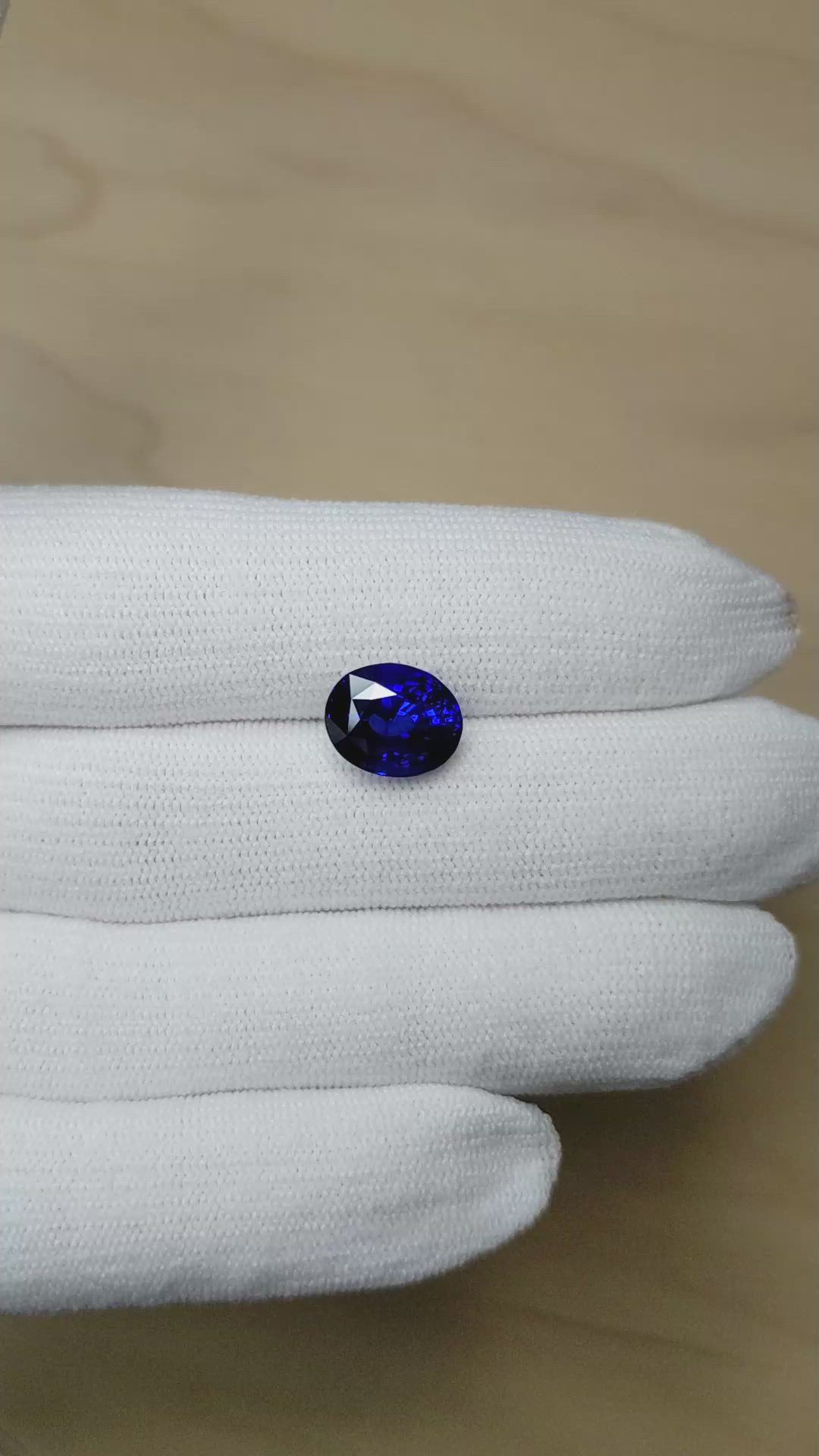 6.16 Ct. Blue Sapphire from Ceylon (Sri Lanka) Size Video