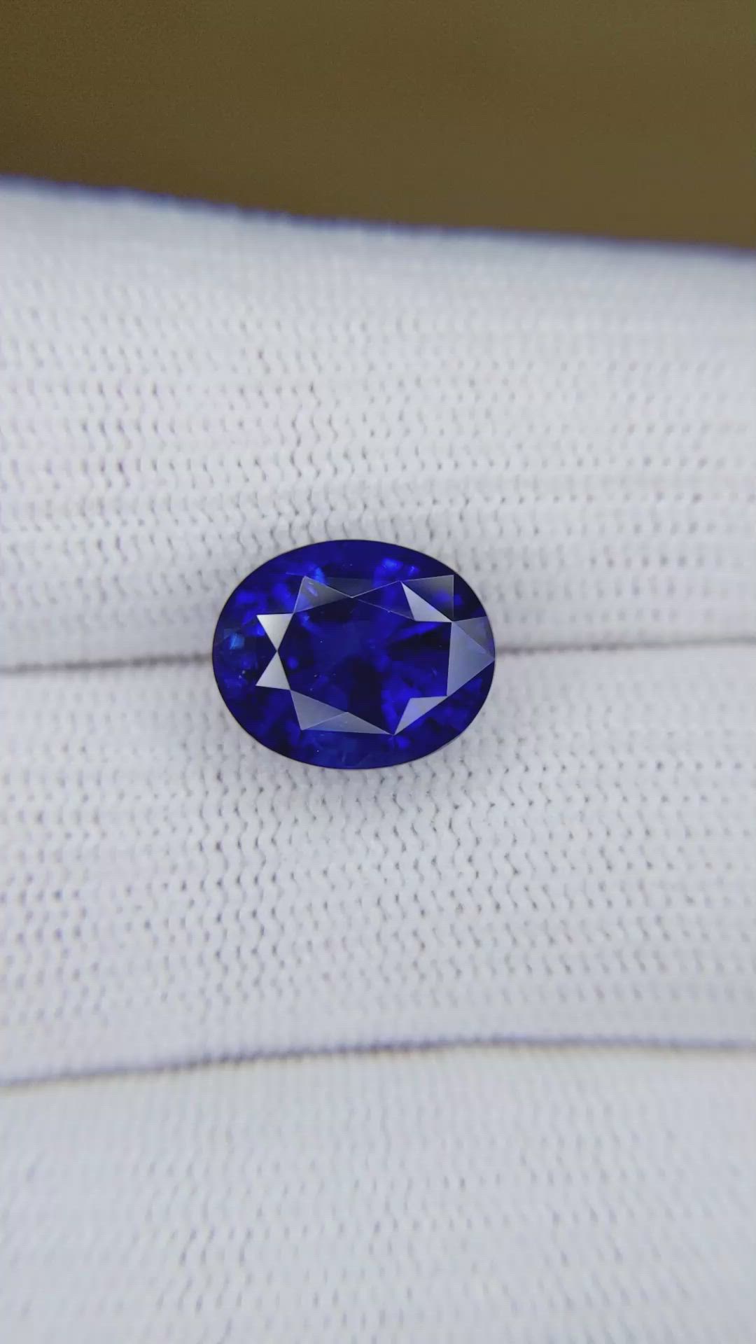 6.01 Ct. Blue Sapphire from Ceylon (Sri Lanka) Size Video