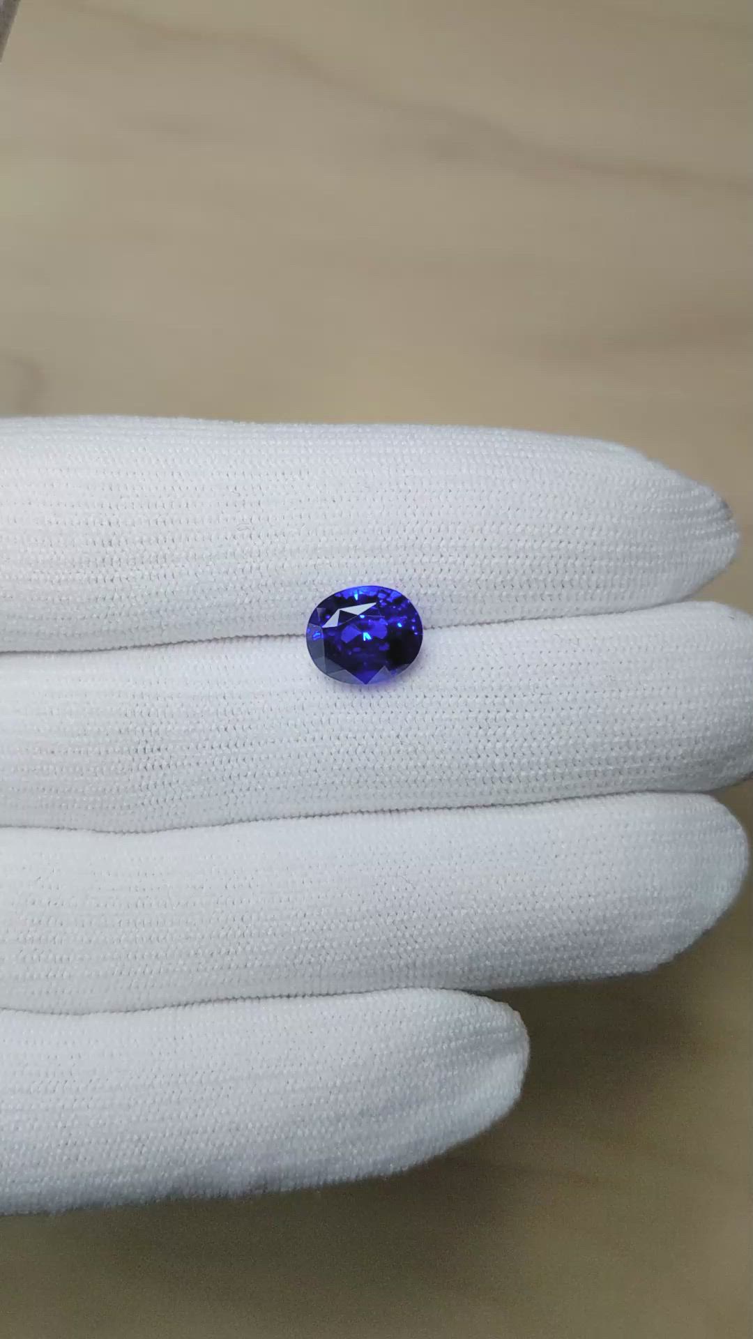4.96 Ct. Blue Sapphire from Ceylon (Sri Lanka) Size Video