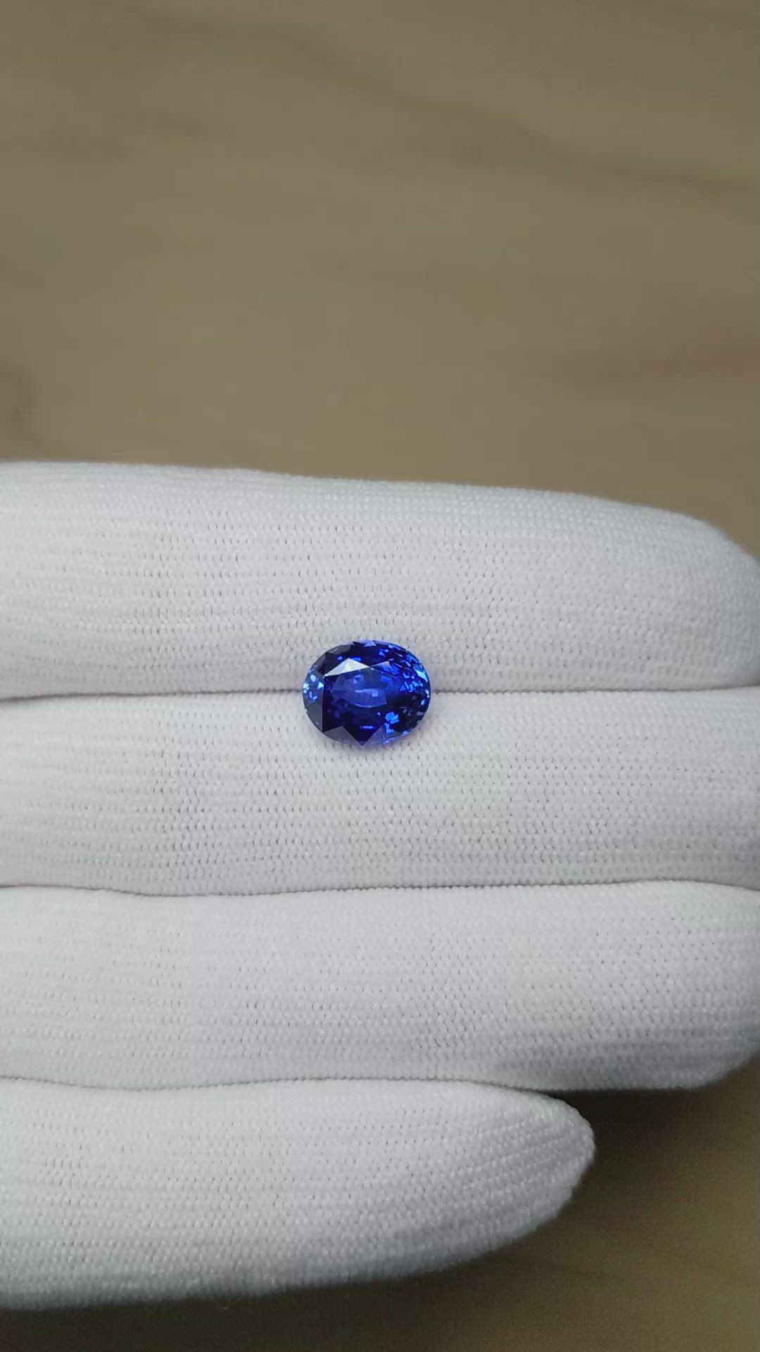 4.61 Ct. Blue Sapphire from Ceylon (Sri Lanka) Size Video
