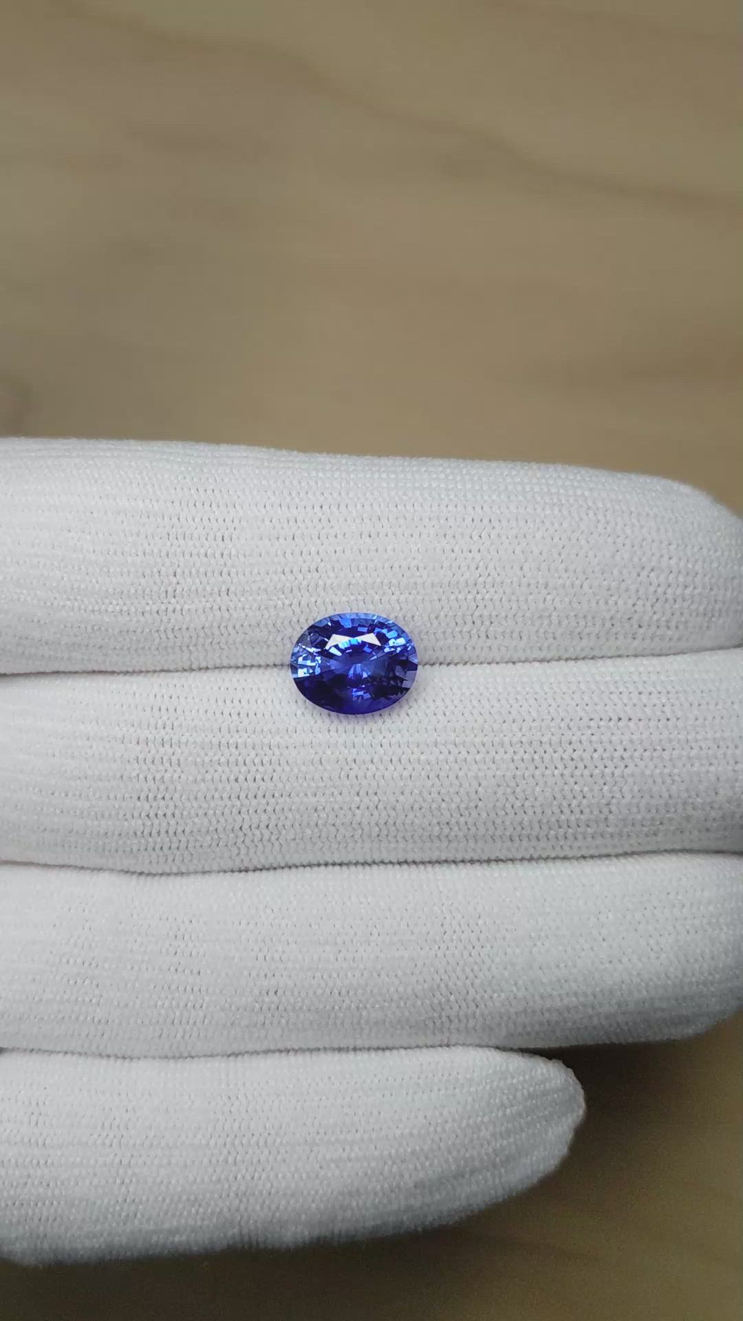 4.13 Ct. Blue Sapphire from Ceylon (Sri Lanka) Size Video