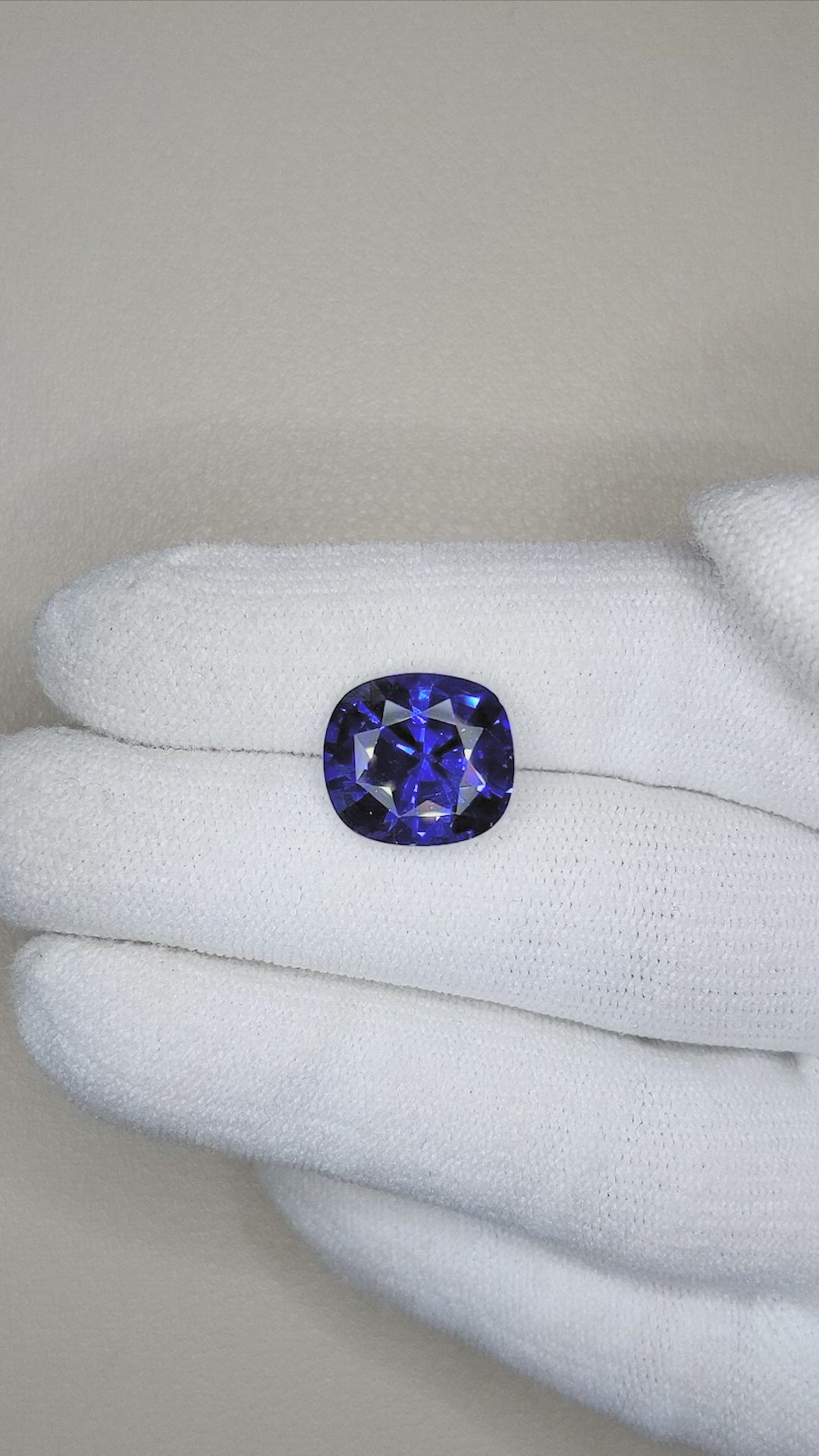 8.05 Ct. Blue Sapphire from Ceylon (Sri Lanka) Size Video