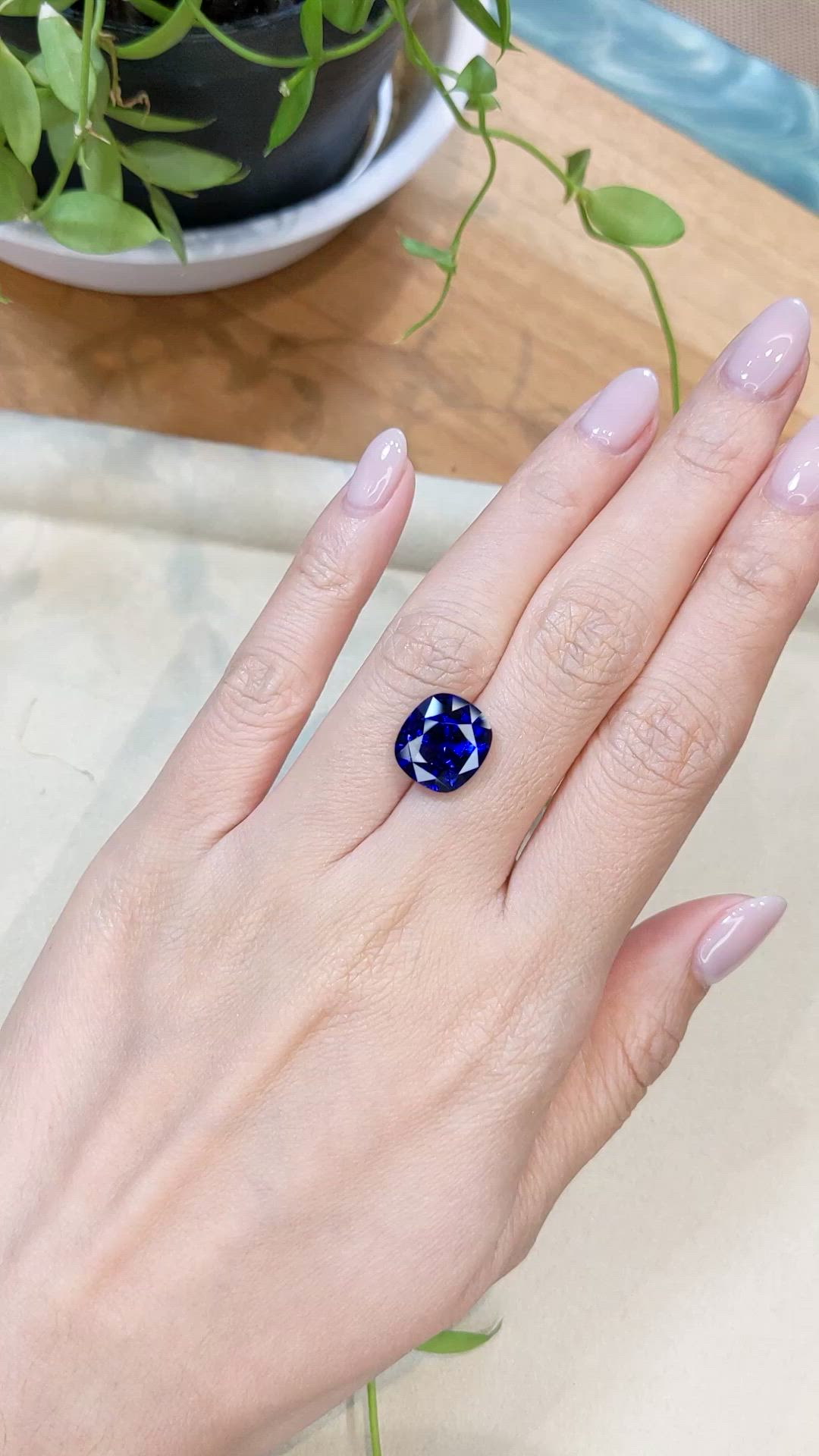 8.05 Ct. Blue Sapphire from Ceylon (Sri Lanka) Size Video