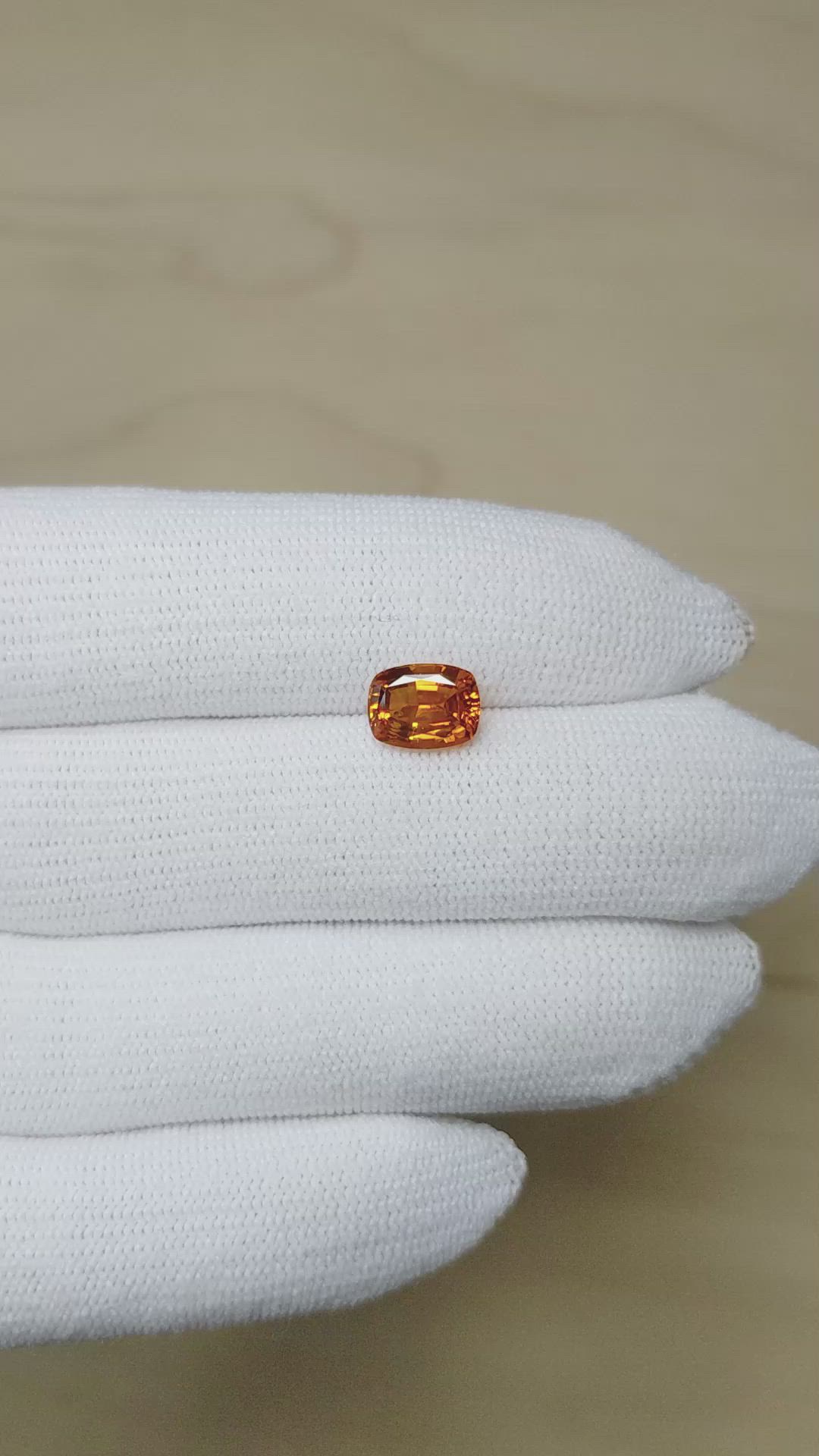 2.34 Ct. Yellowish Orange Sapphire from Ceylon (Sri Lanka) Size Video