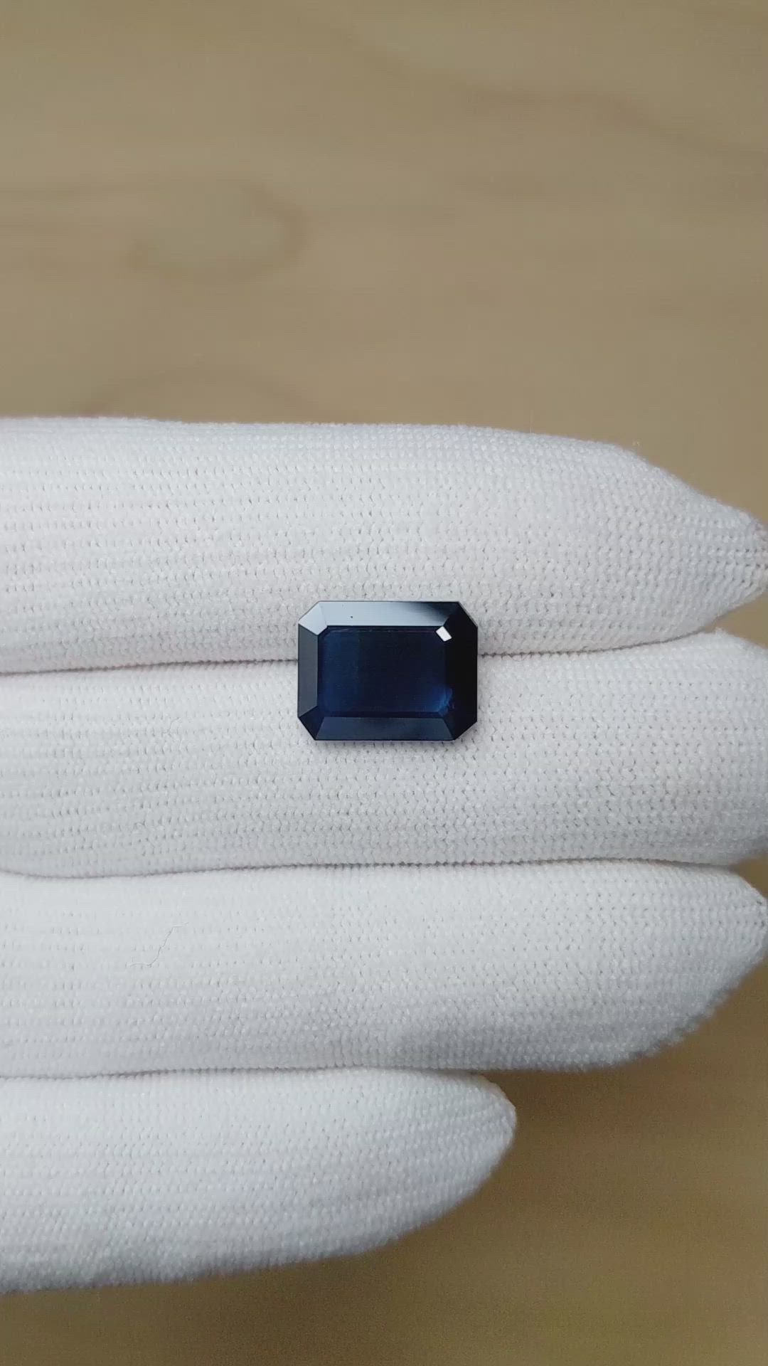 6.99 Ct. Blue Sapphire from Ceylon (Sri Lanka) Size Video