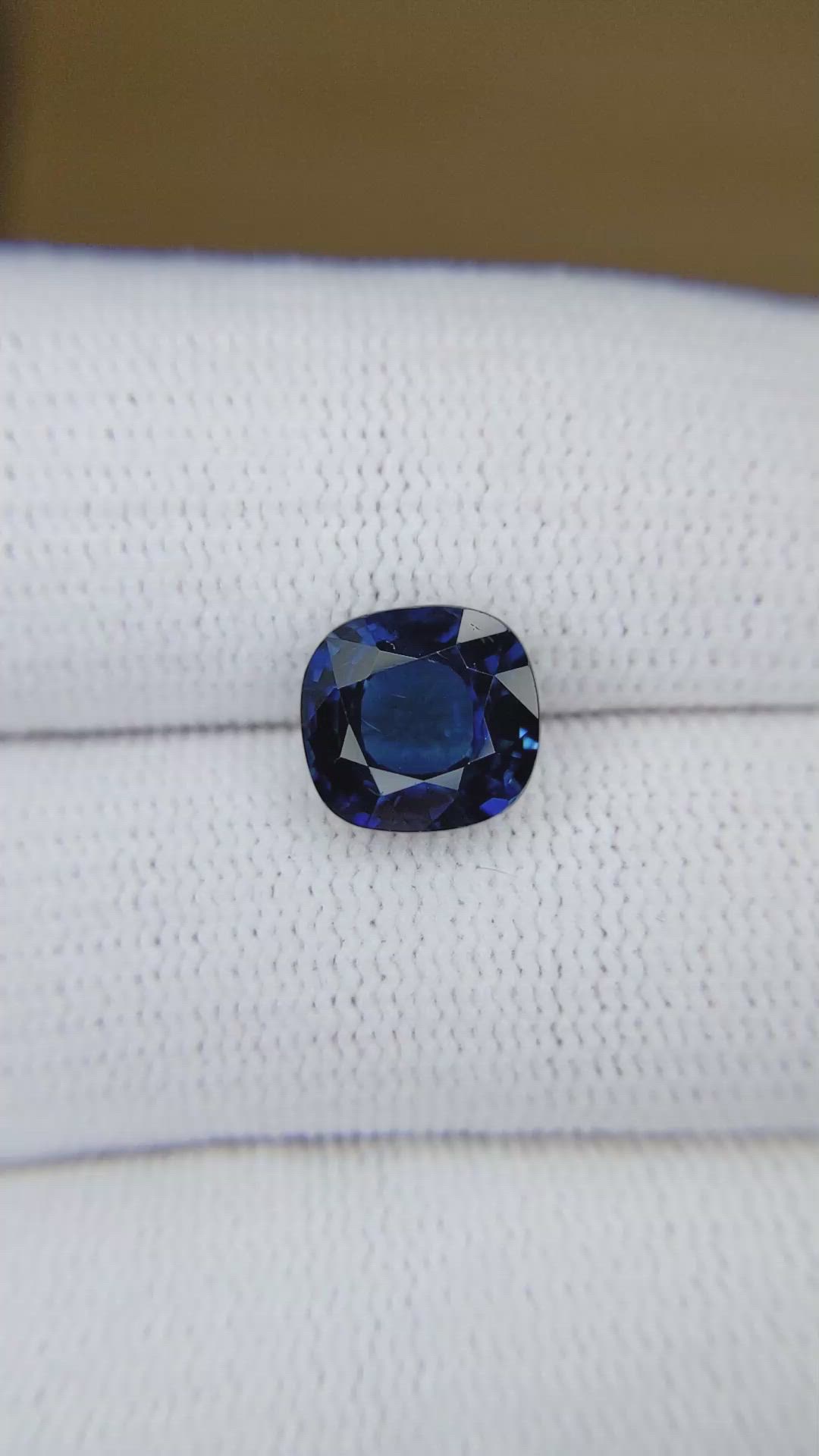 3.25 Ct. Blue Sapphire from Ceylon (Sri Lanka) Size Video