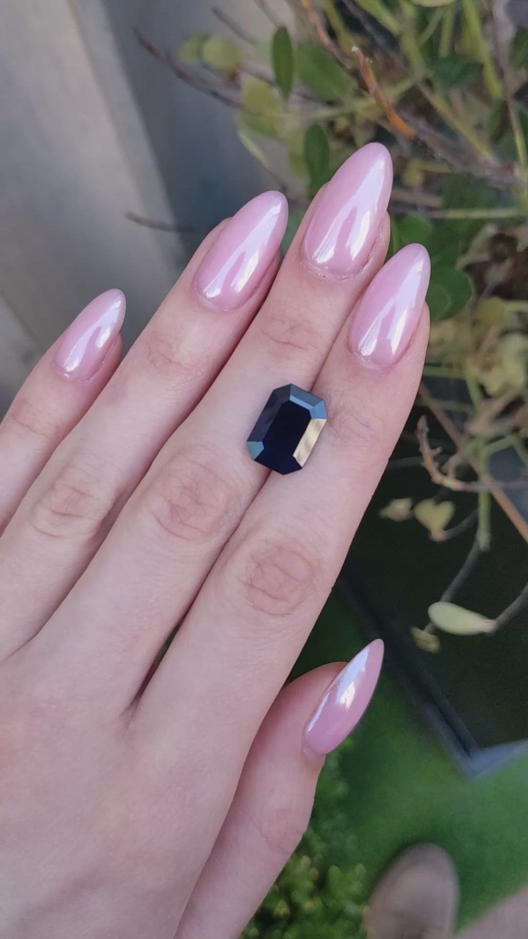 8.06 Ct. Blue Sapphire from Ceylon (Sri Lanka) Size Video