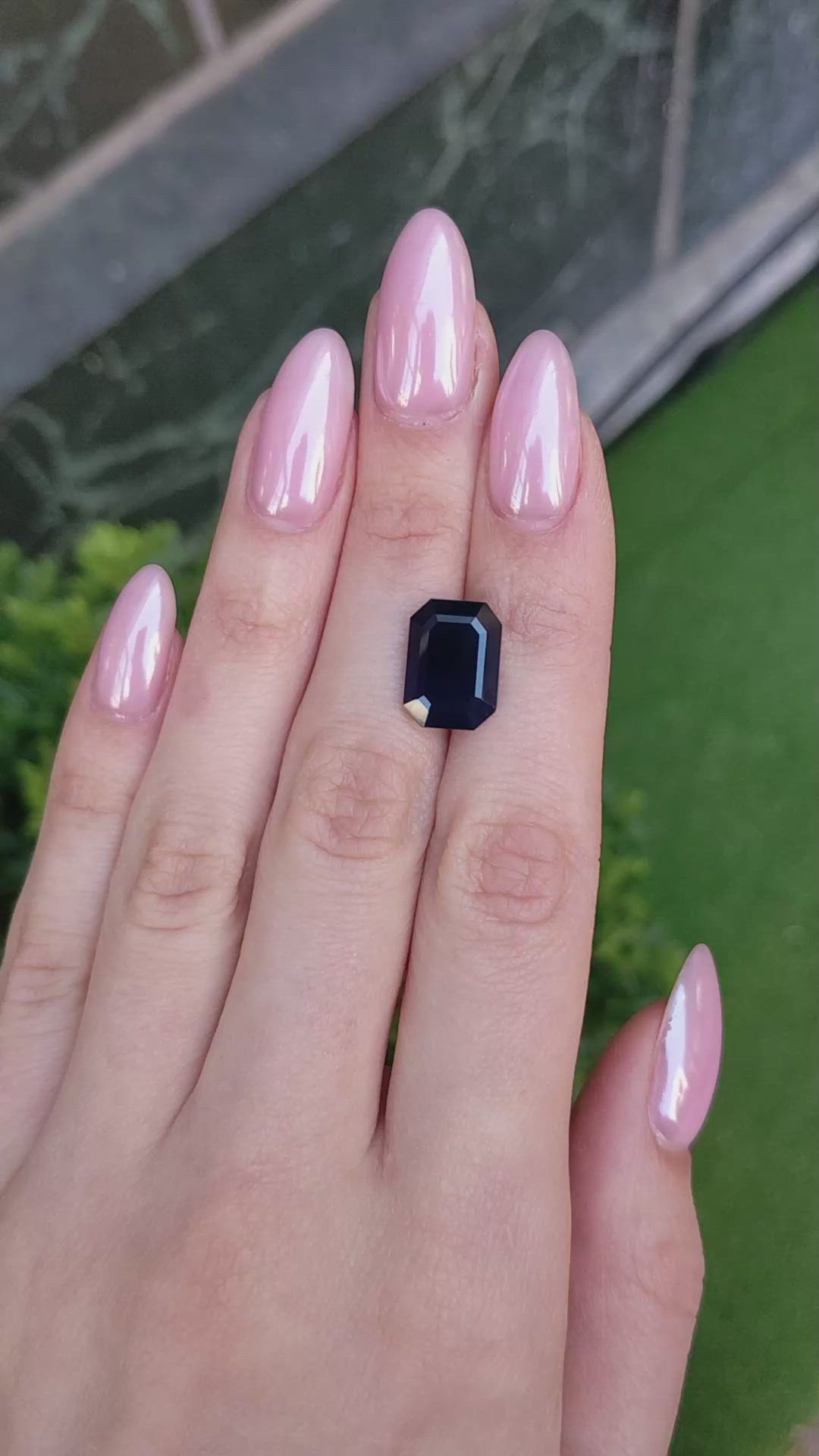 8.06 Ct. Blue Sapphire from Ceylon (Sri Lanka) Size Video