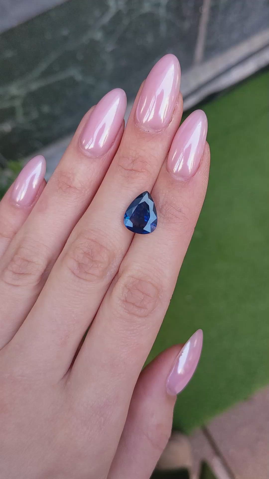 5.22 Ct. Blue Sapphire from Ceylon (Sri Lanka) Size Video