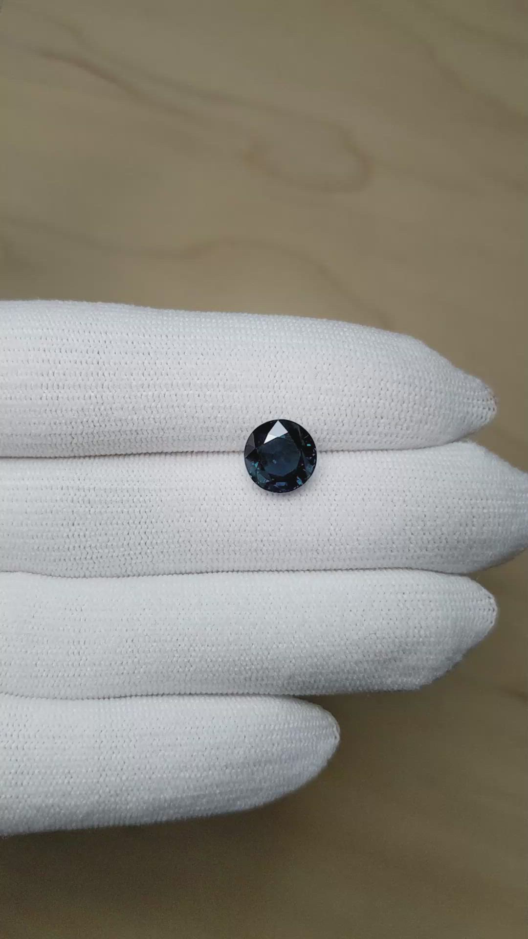4.17 Ct. Blue Sapphire from Ceylon (Sri Lanka) Size Video