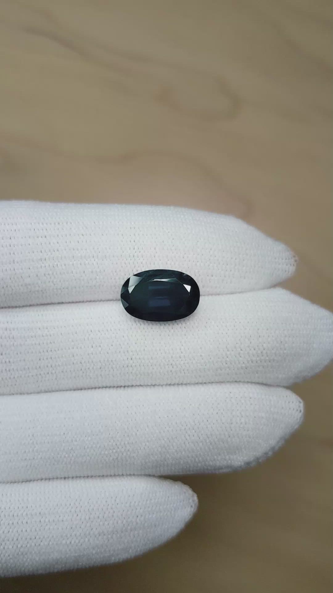 7.22 Ct. Blue Sapphire from Ceylon (Sri Lanka) Size Video