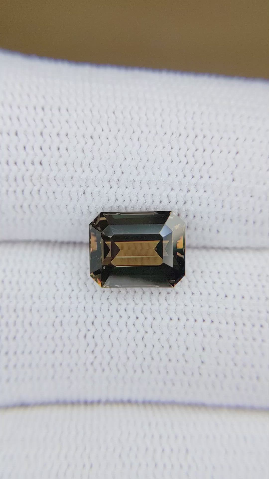 4.02 Ct. Brown Sapphire from Ceylon (Sri Lanka) Size Video