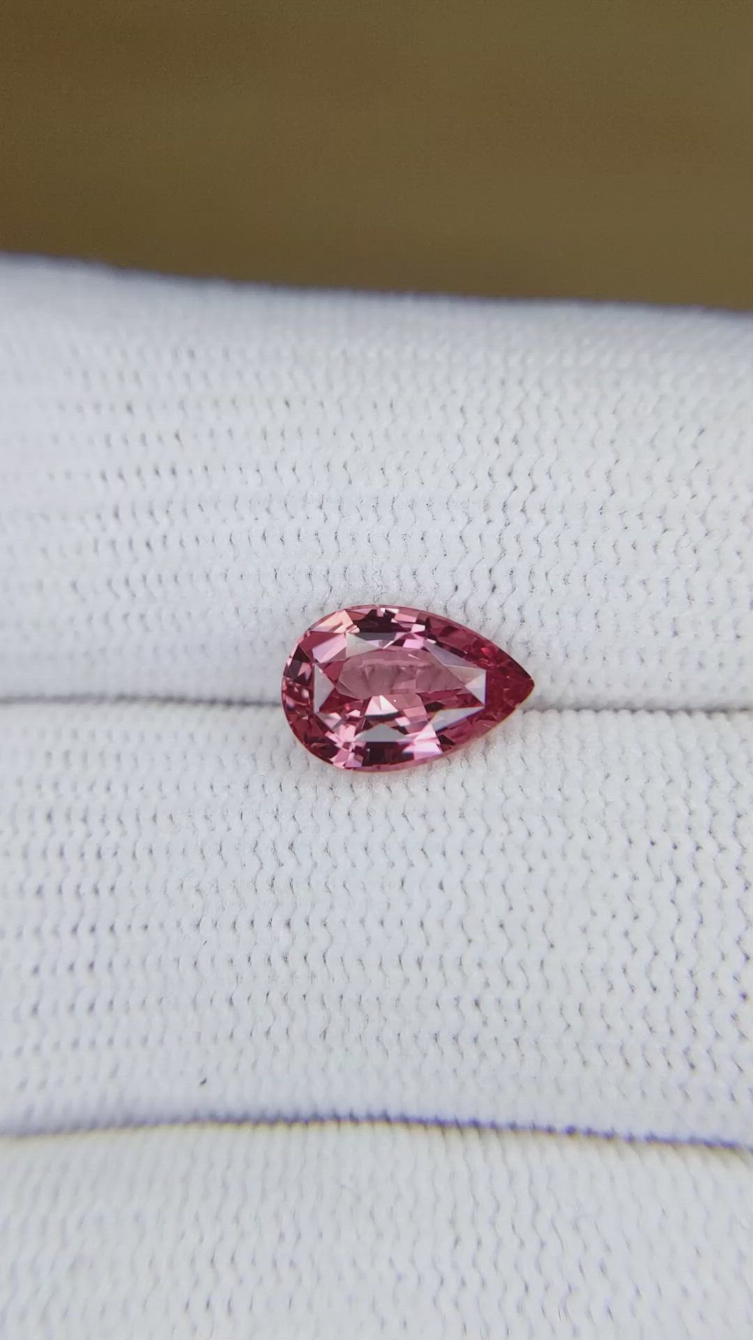 2.21 Ct. Pink Sapphire from Ceylon (Sri Lanka) Size Video