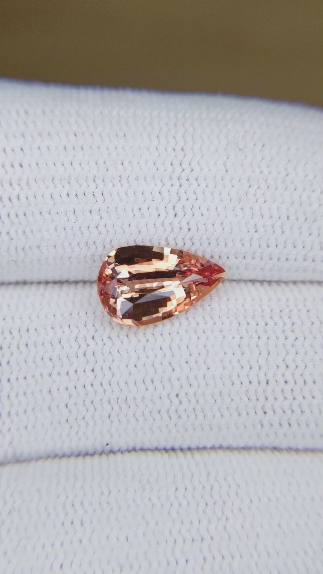 2.55 Ct. Padparadscha Sapphire from Ceylon (Sri Lanka) Size Video