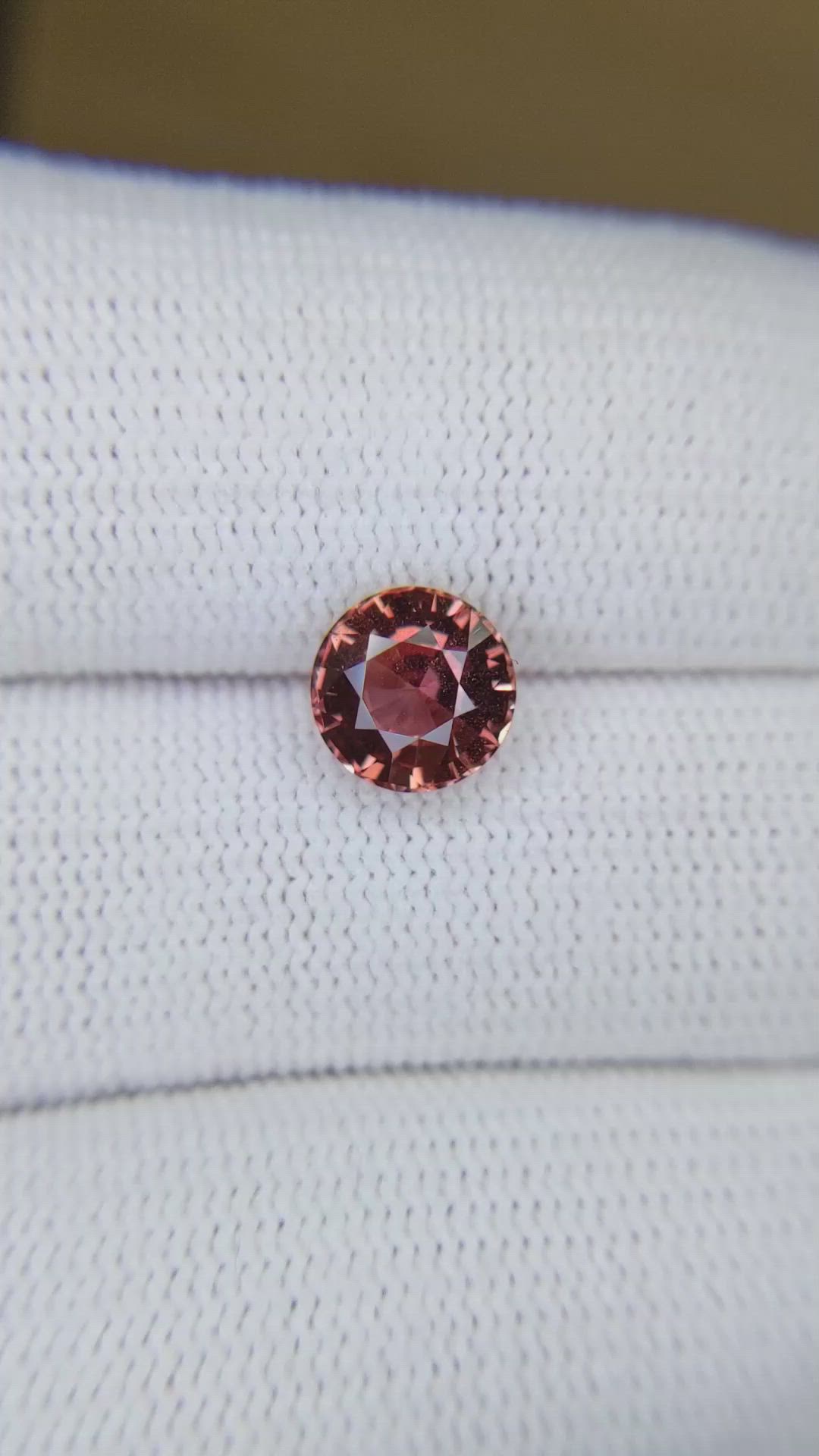 2.19 Ct. Padparadscha Sapphire from Ceylon (Sri Lanka) Size Video