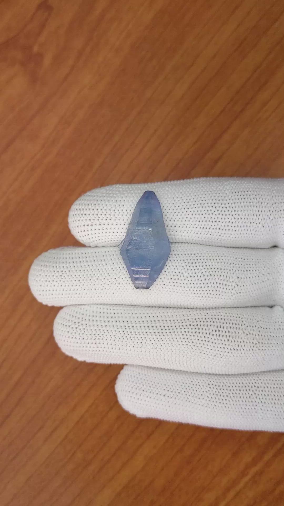 22.56 Ct. Blue Sapphire Crystal from Ceylon (Sri Lanka) Size Video