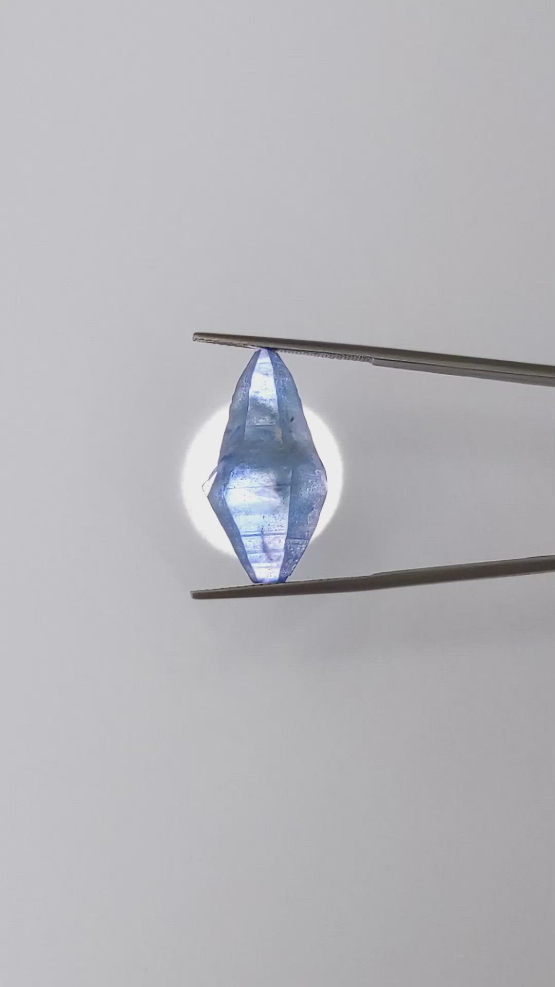 22.56 Ct. Blue Sapphire Crystal from Ceylon (Sri Lanka) Size Video