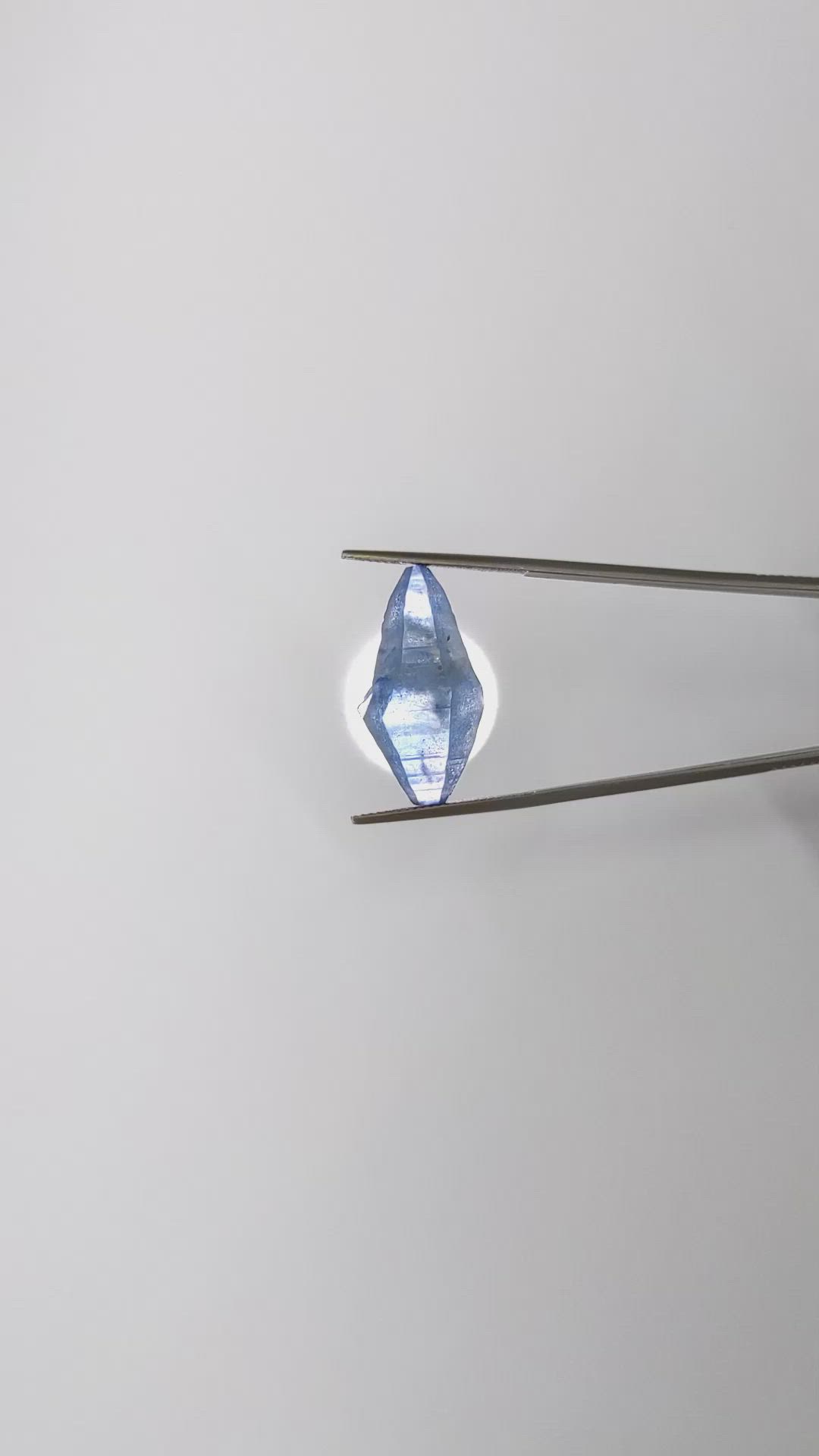 22.56 Ct. Blue Sapphire Crystal from Ceylon (Sri Lanka) Size Video
