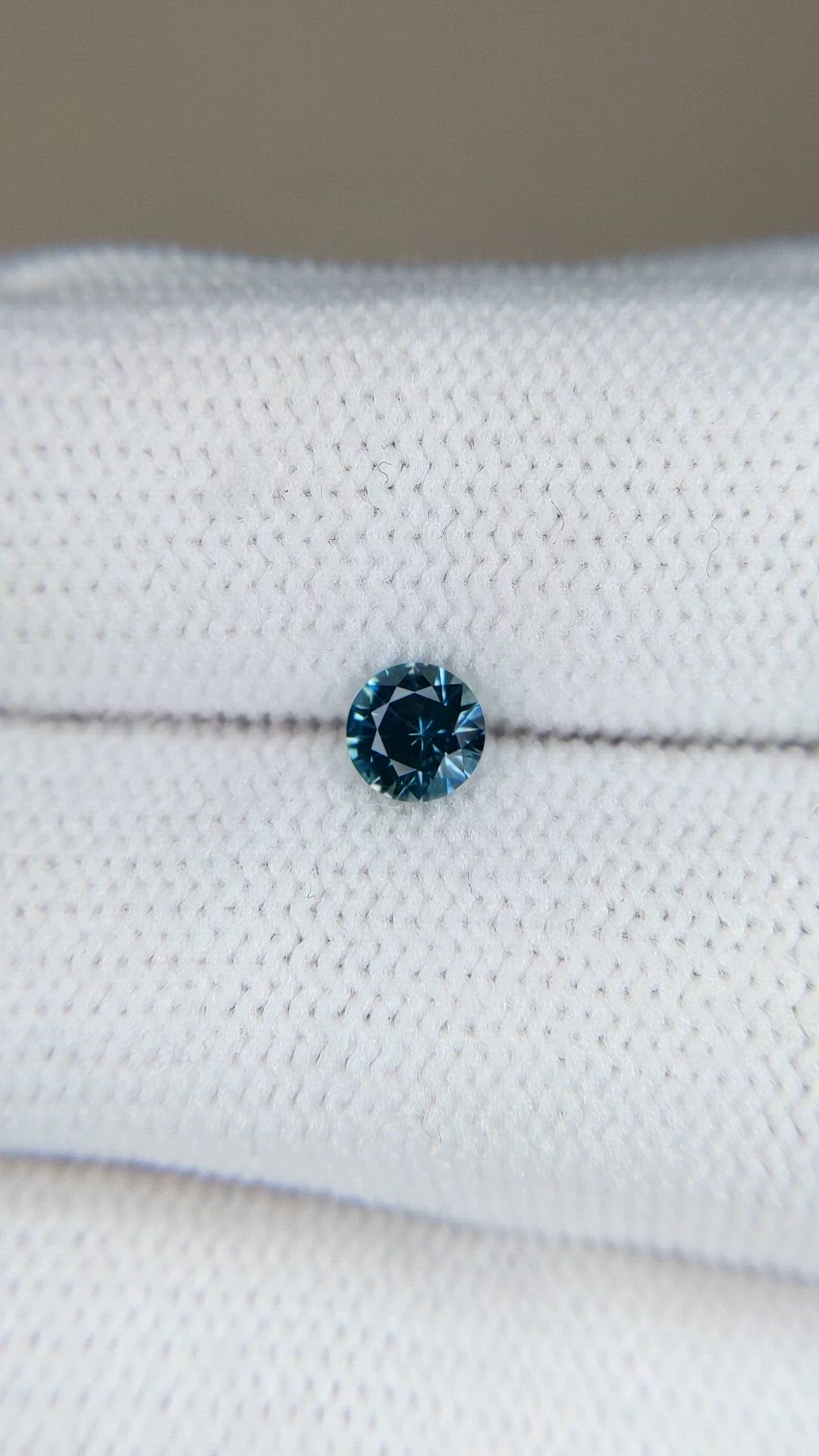 0.35 Ct. Bluish Green Sapphire from Montana Size Video