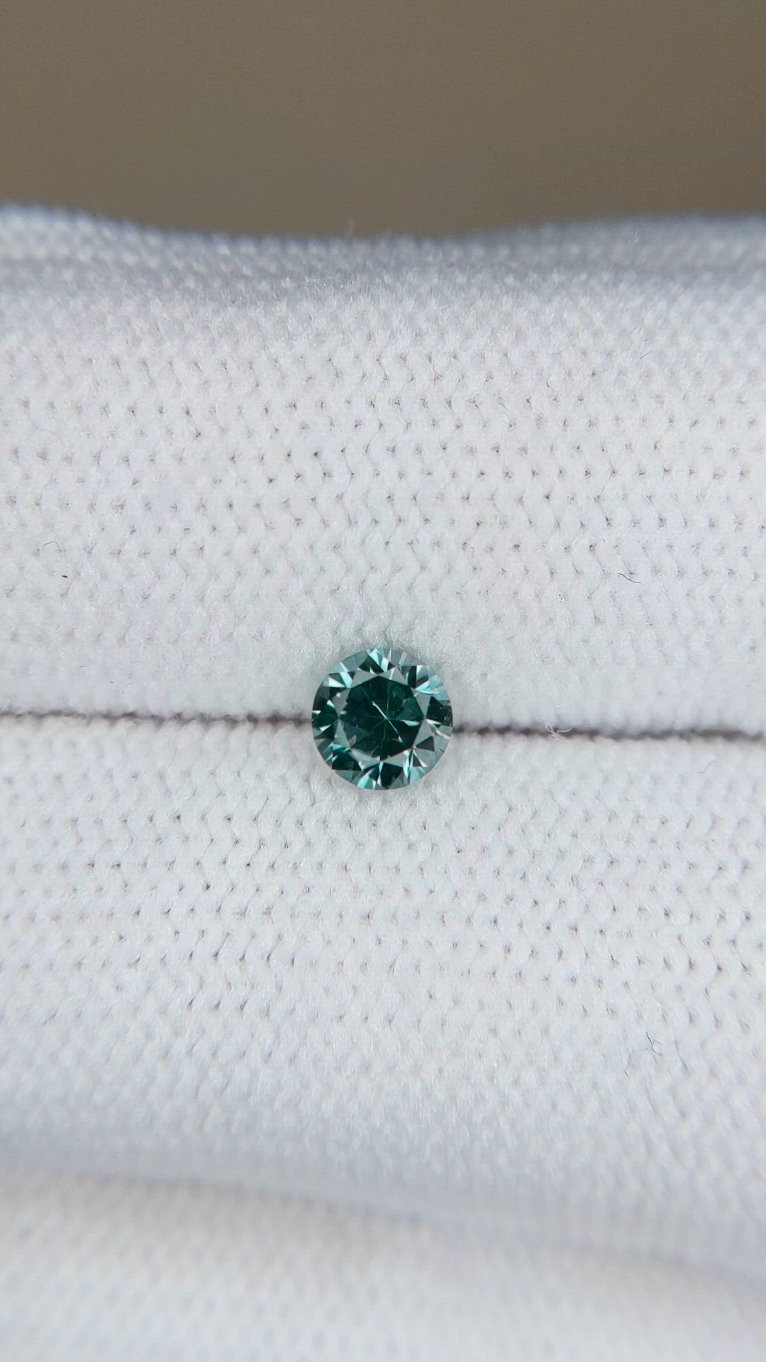 0.39 Ct. Bluish Green Sapphire from Montana Size Video