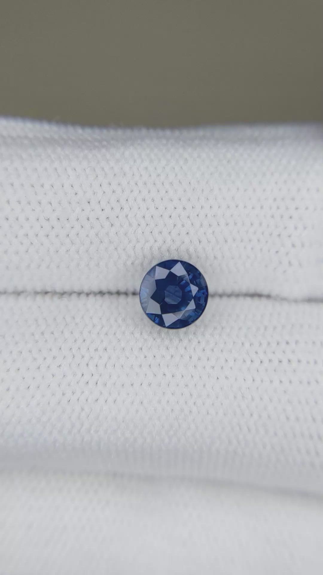 1.47 Ct. Blue Sapphire from Ceylon (Sri Lanka) Size Video