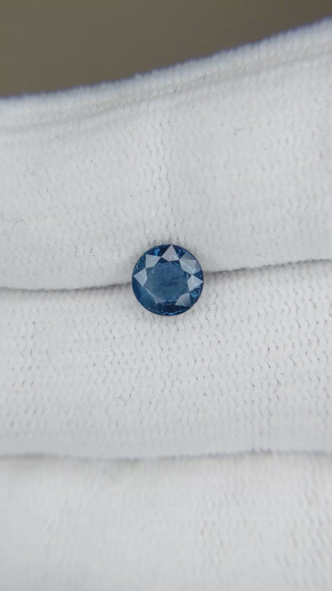 1.23 Ct. Blue Sapphire from Ceylon (Sri Lanka) Size Video