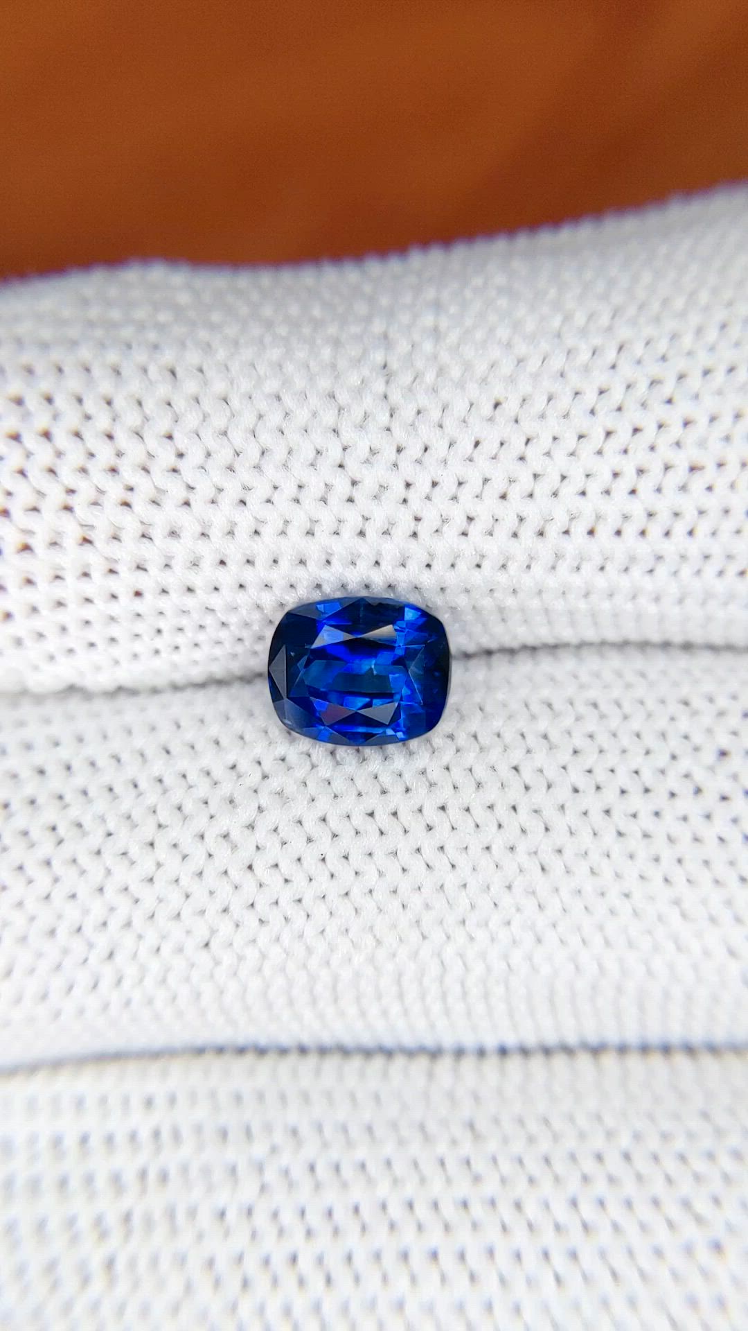 1.69 Ct. Blue Sapphire from Ceylon (Sri Lanka) Size Video