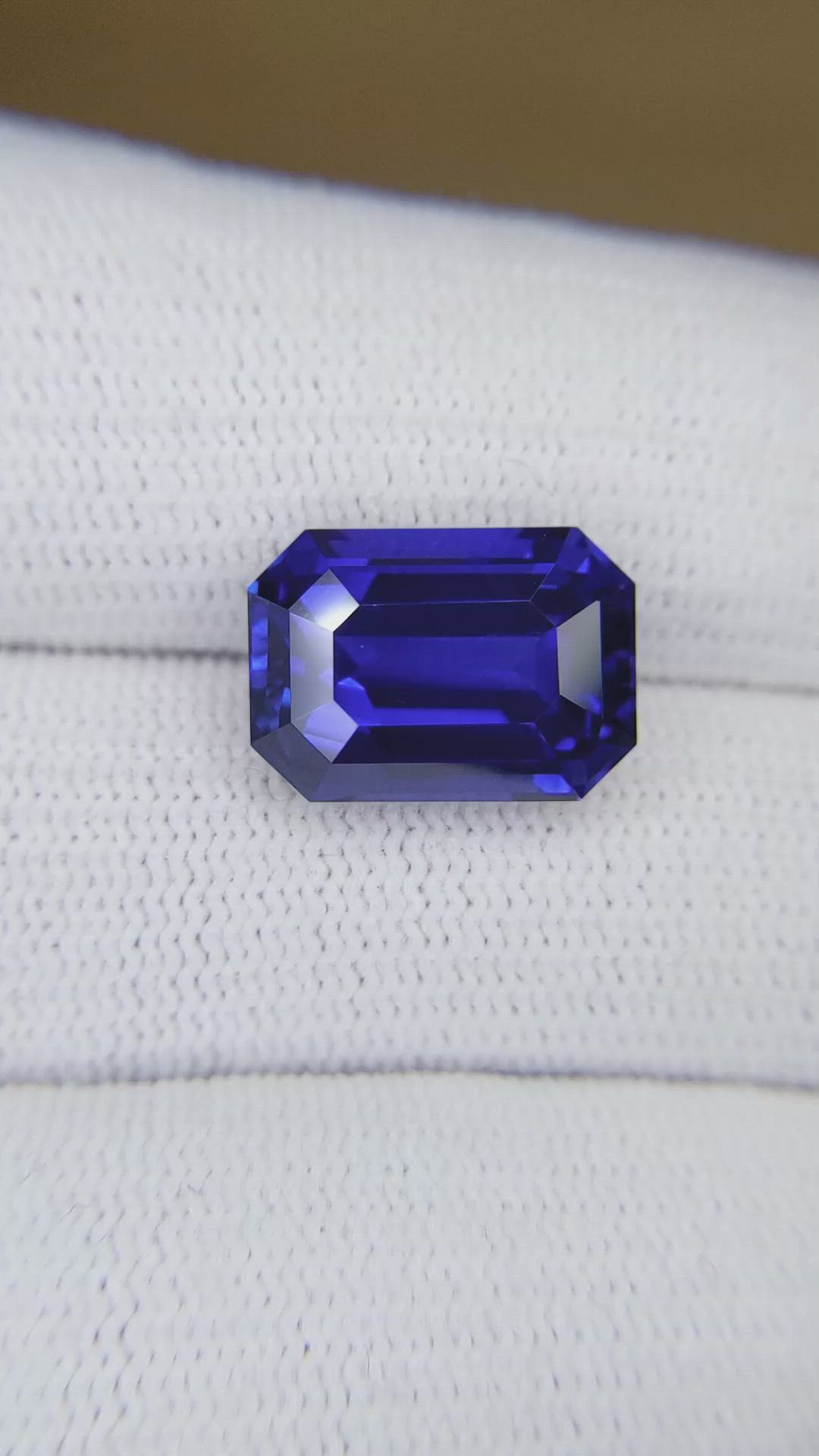 10.58 Ct. Blue Sapphire from Ceylon (Sri Lanka) Size Video