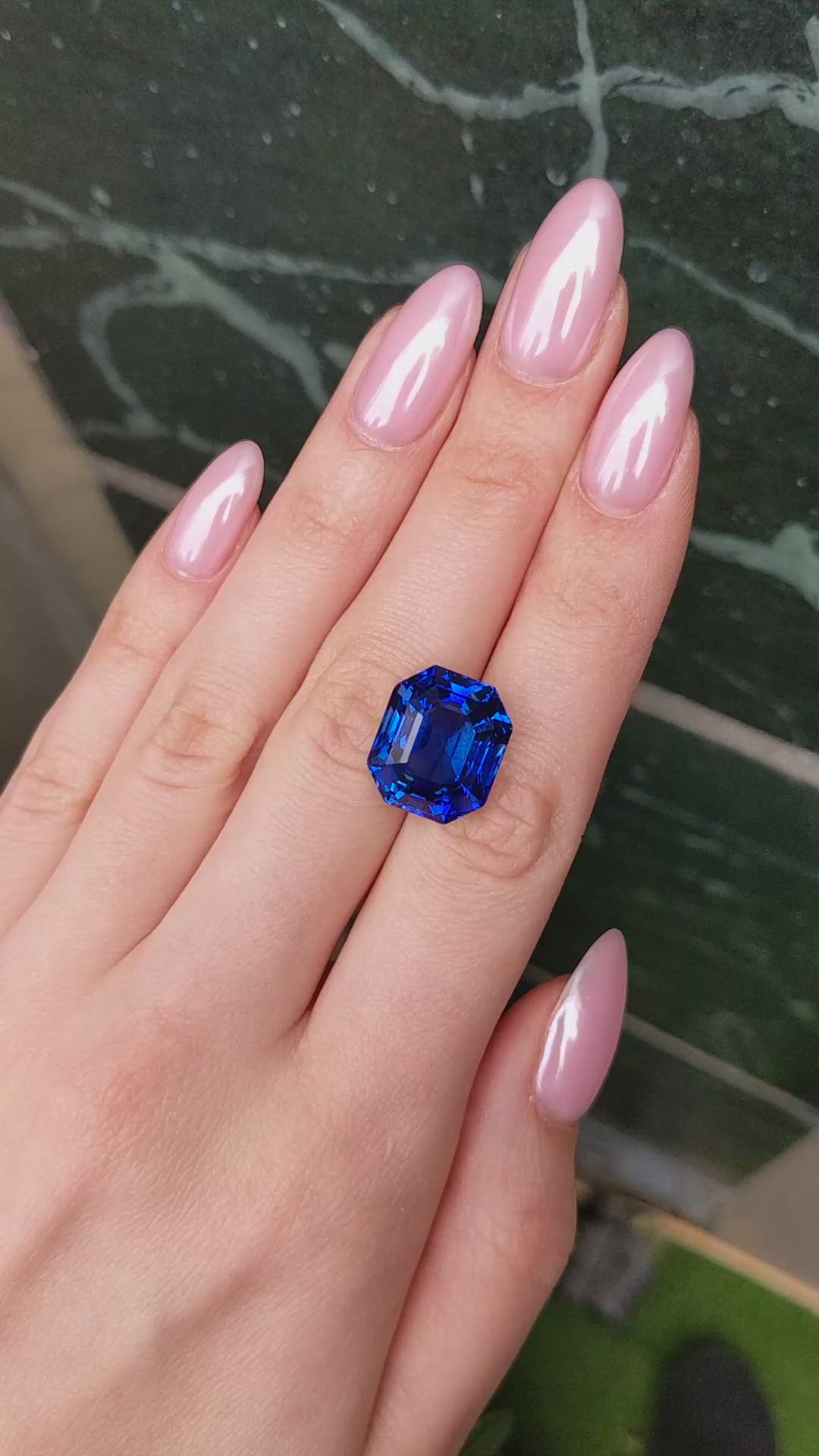 21.68 Ct. Blue Sapphire from Ceylon (Sri Lanka) Size Video