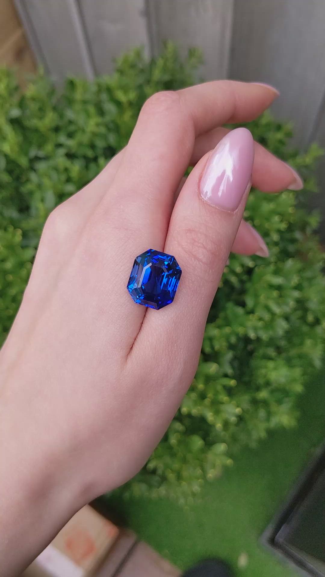 21.68 Ct. Blue Sapphire from Ceylon (Sri Lanka) Size Video