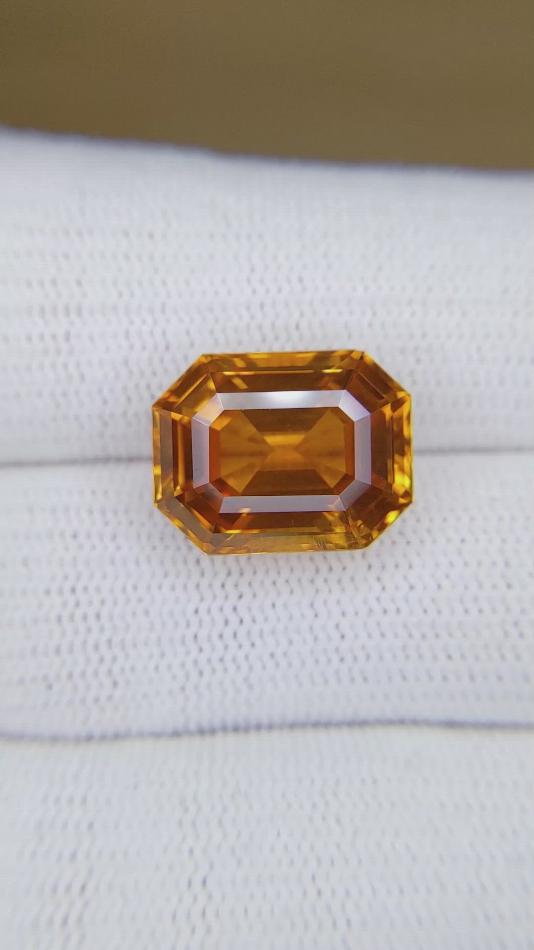 14.04 Ct. Orange Sapphire from Ceylon (Sri Lanka) Size Video