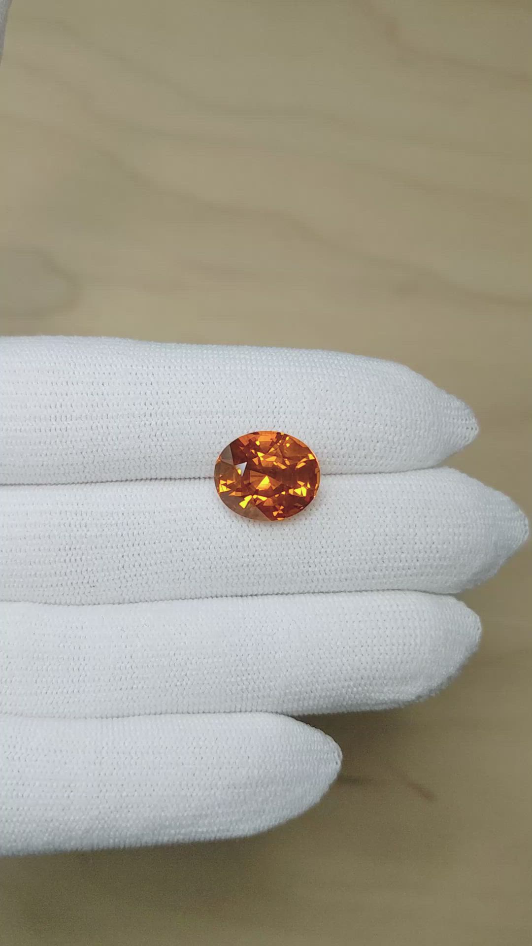 10.66 Ct. Orange Sapphire from Ceylon (Sri Lanka) Size Video