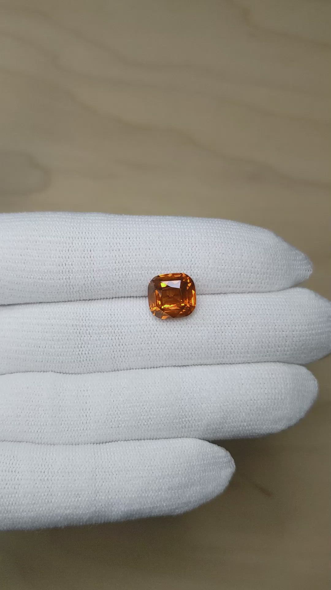 7.04 Ct. Orange Sapphire from Ceylon (Sri Lanka) Size Video