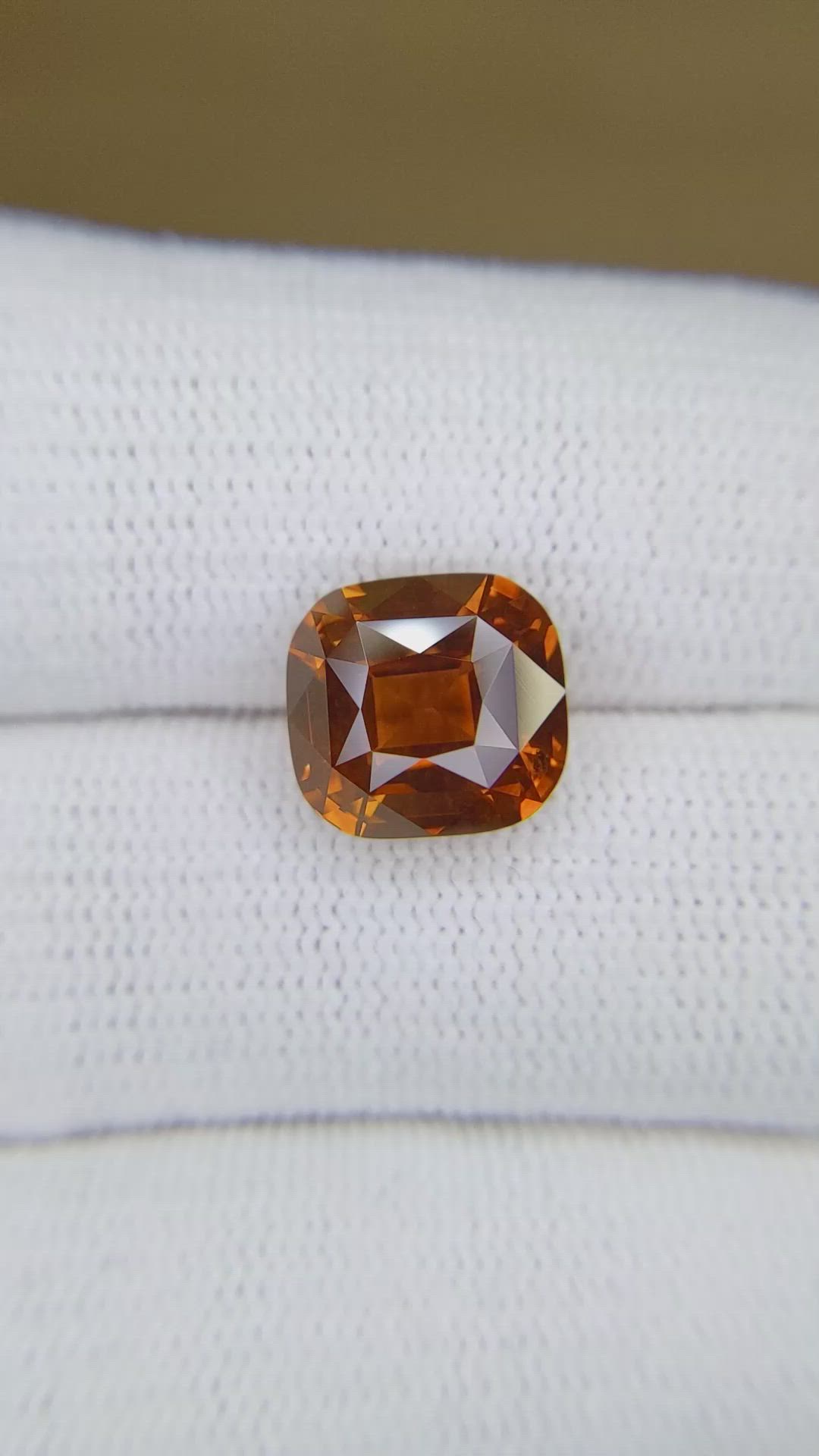 7.04 Ct. Orange Sapphire from Ceylon (Sri Lanka) Size Video