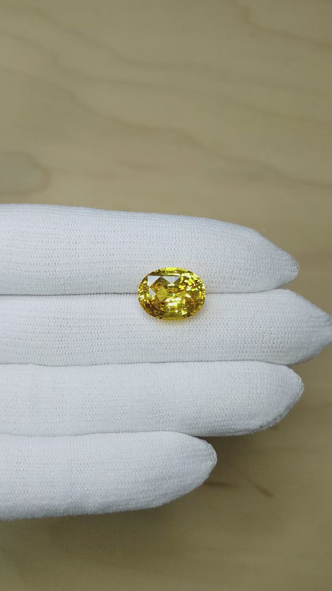 11.31 Ct. Yellow Sapphire from Ceylon (Sri Lanka) Size Video