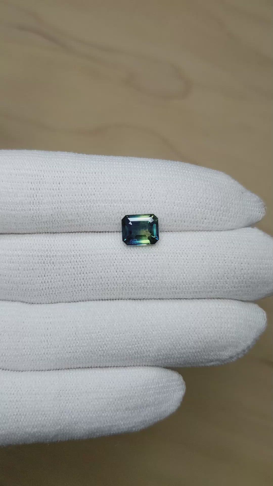 3.08 Ct. Bi Color Sapphire from Ceylon (Sri Lanka) Size Video