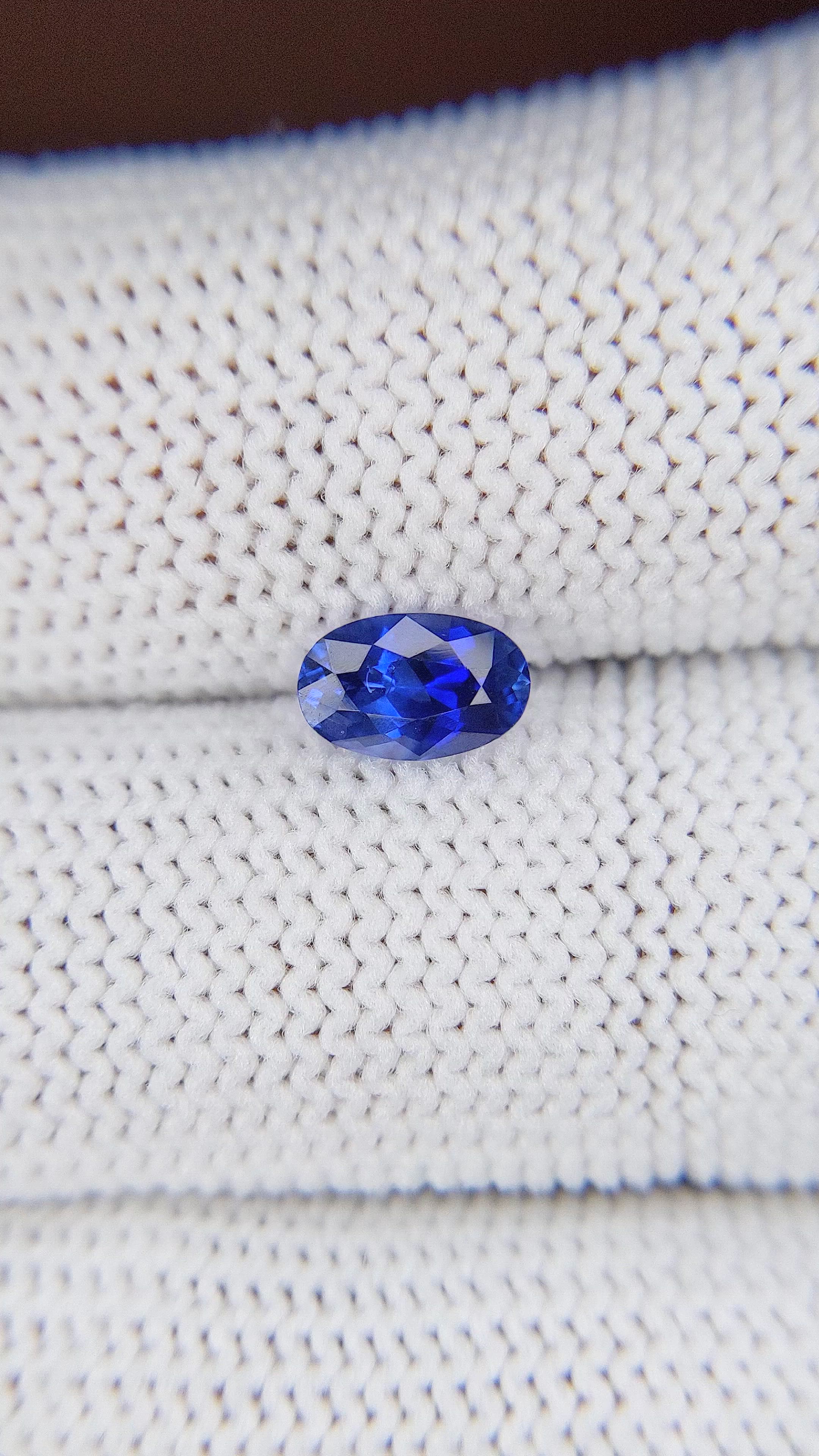 0.93 Ct. Blue Sapphire from Ceylon (Sri Lanka) Size Video