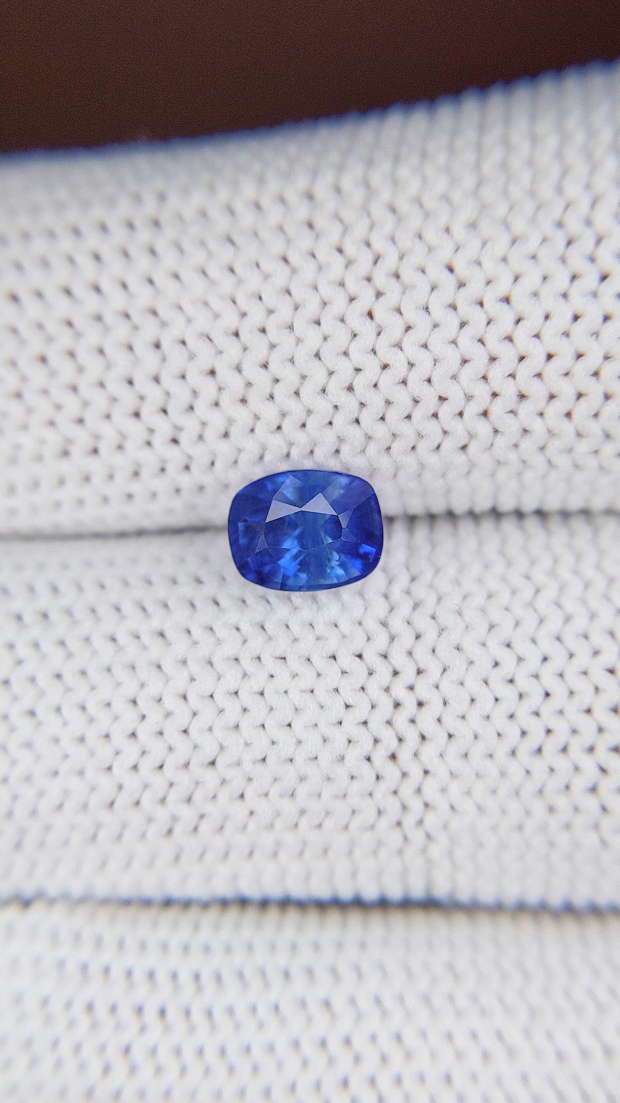 1.35 Ct. Blue Sapphire from Ceylon (Sri Lanka) Size Video