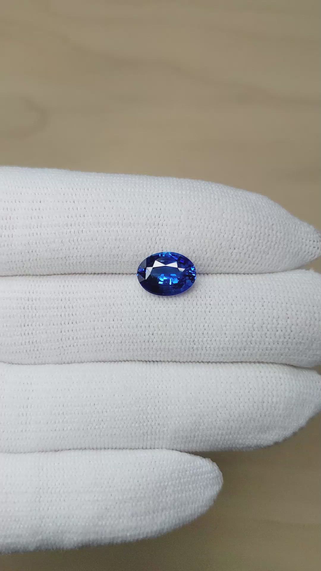 3.16 Ct. Blue Sapphire from Ceylon (Sri Lanka) Size Video