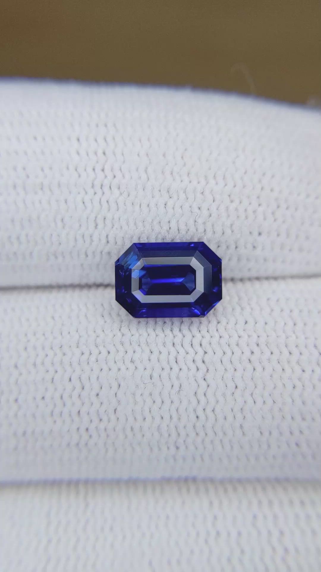 2.50 Ct. Blue Sapphire from Ceylon (Sri Lanka) Size Video