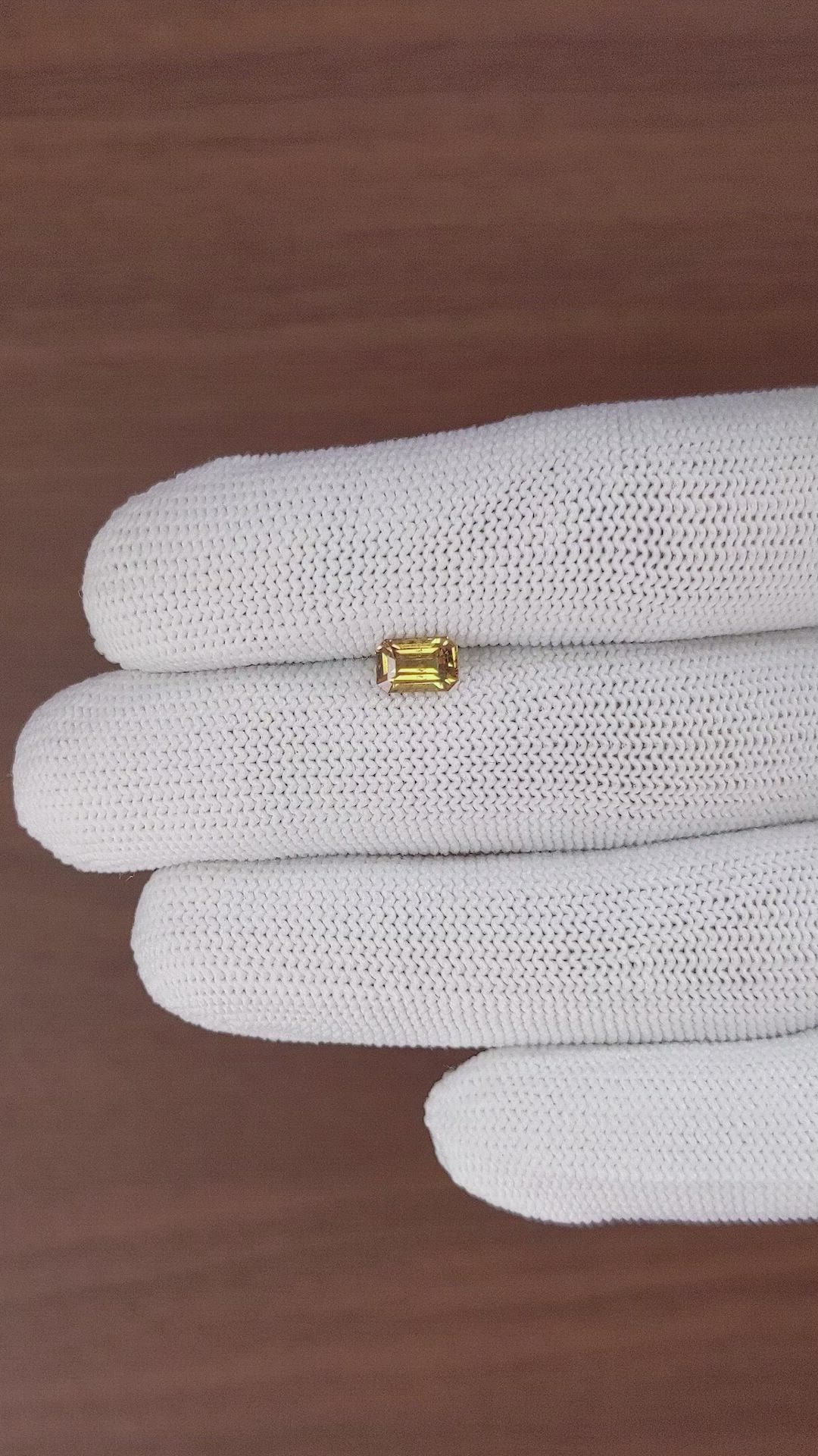 1.09 Ct. Yellowish Brown Sapphire from Ceylon (Sri Lanka) Size Video