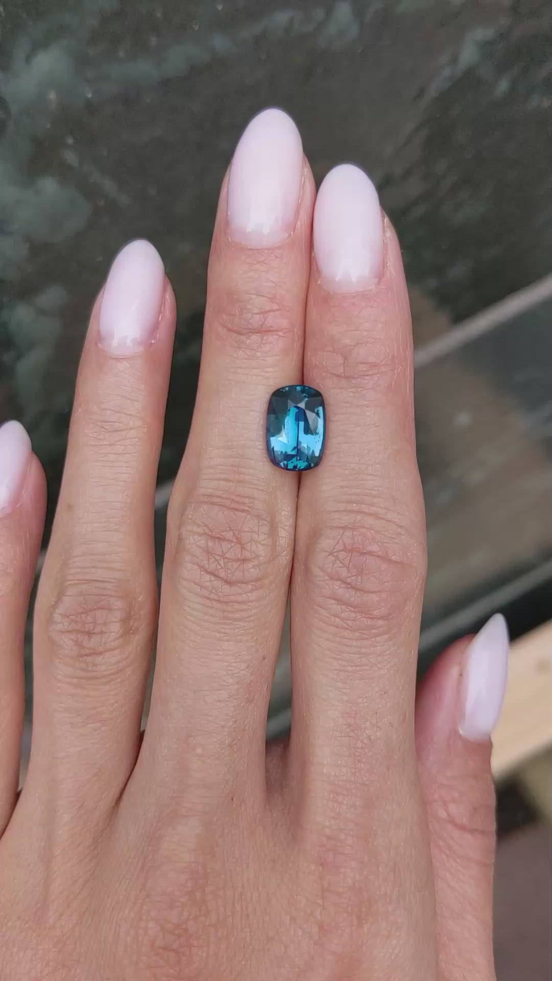 4.20 Ct. Blue Sapphire from Ceylon (Sri Lanka) Size Video