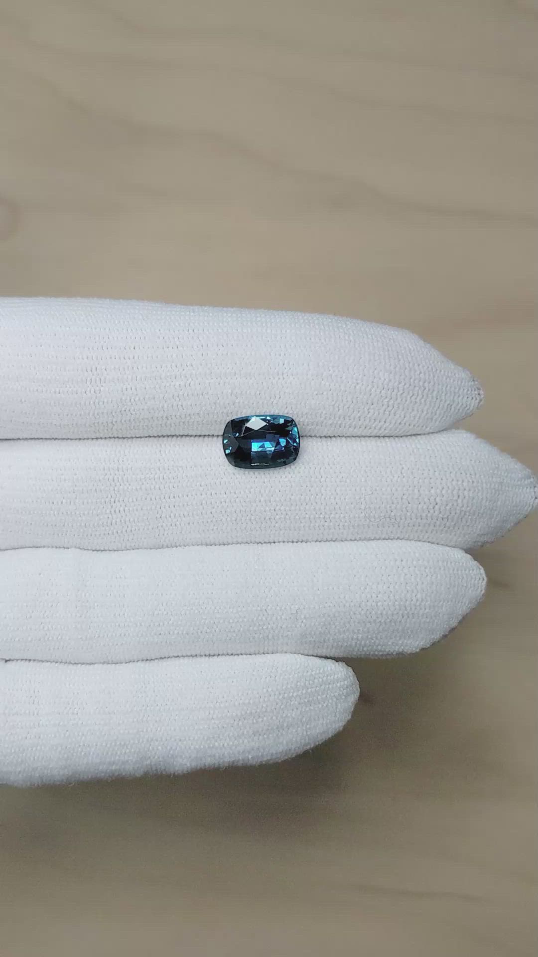 4.20 Ct. Blue Sapphire from Ceylon (Sri Lanka) Size Video