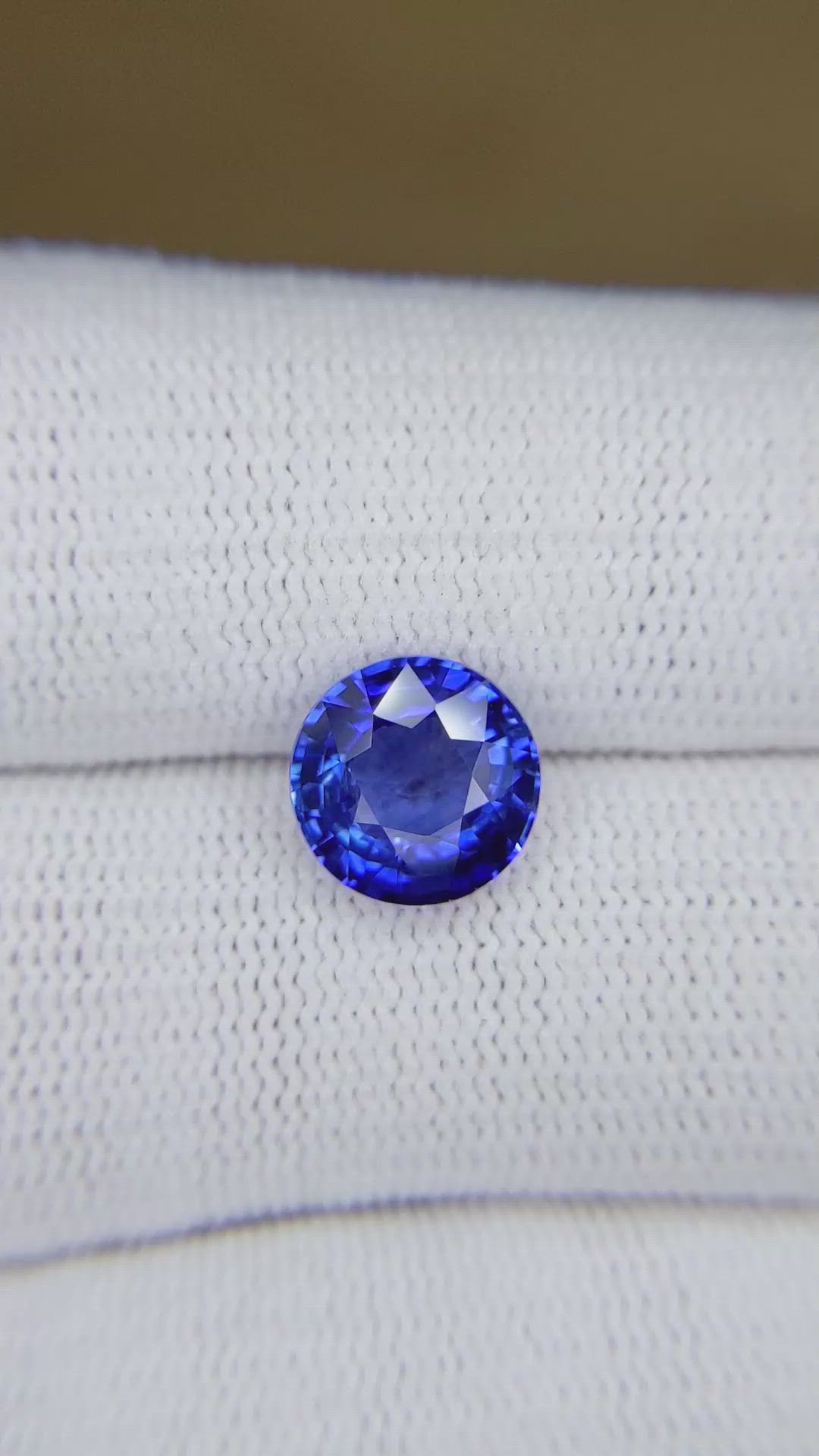 3.25 Ct. Blue Sapphire from Ceylon (Sri Lanka) Size Video