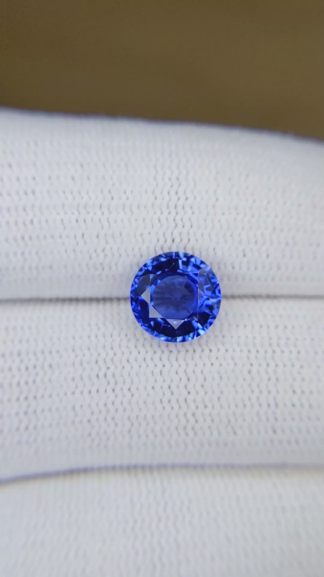 2.90 Ct. Blue Sapphire from Ceylon (Sri Lanka) Size Video