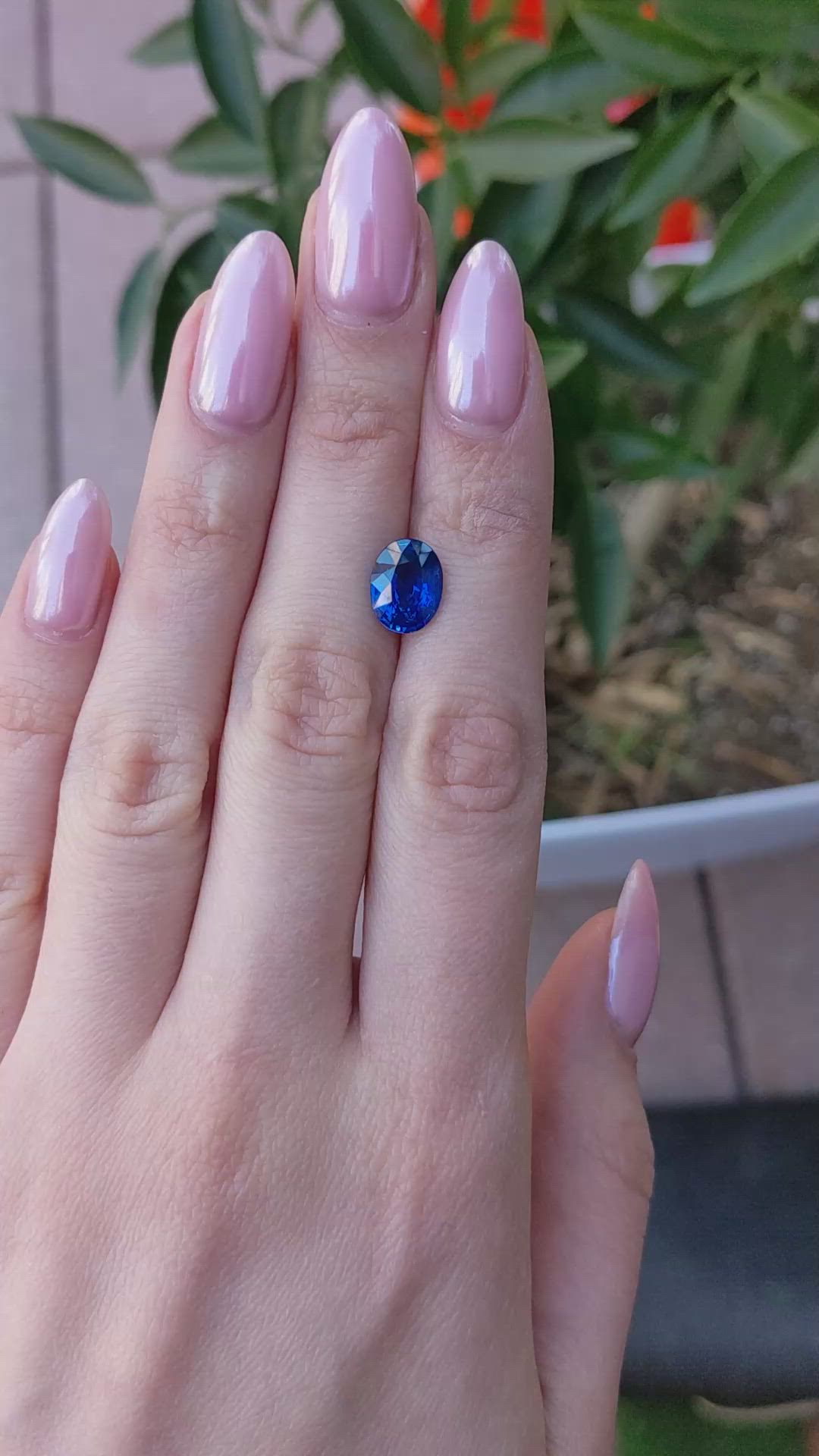 4.00 Ct. Blue Sapphire from Ceylon (Sri Lanka) Size Video