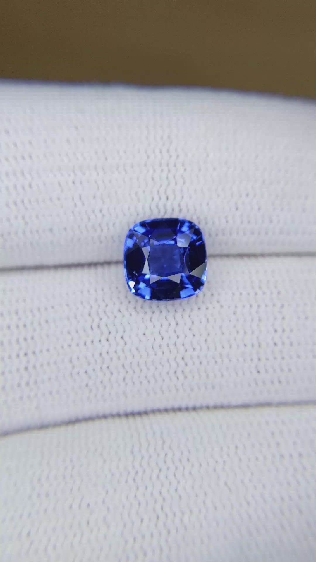 3.16 Ct. Blue Sapphire from Ceylon (Sri Lanka) Size Video