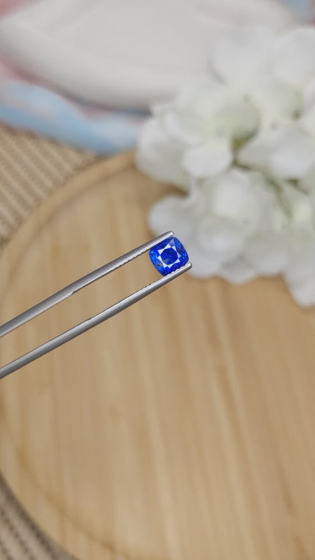 1.33 Ct. Blue Sapphire from Ceylon (Sri Lanka) Size Video