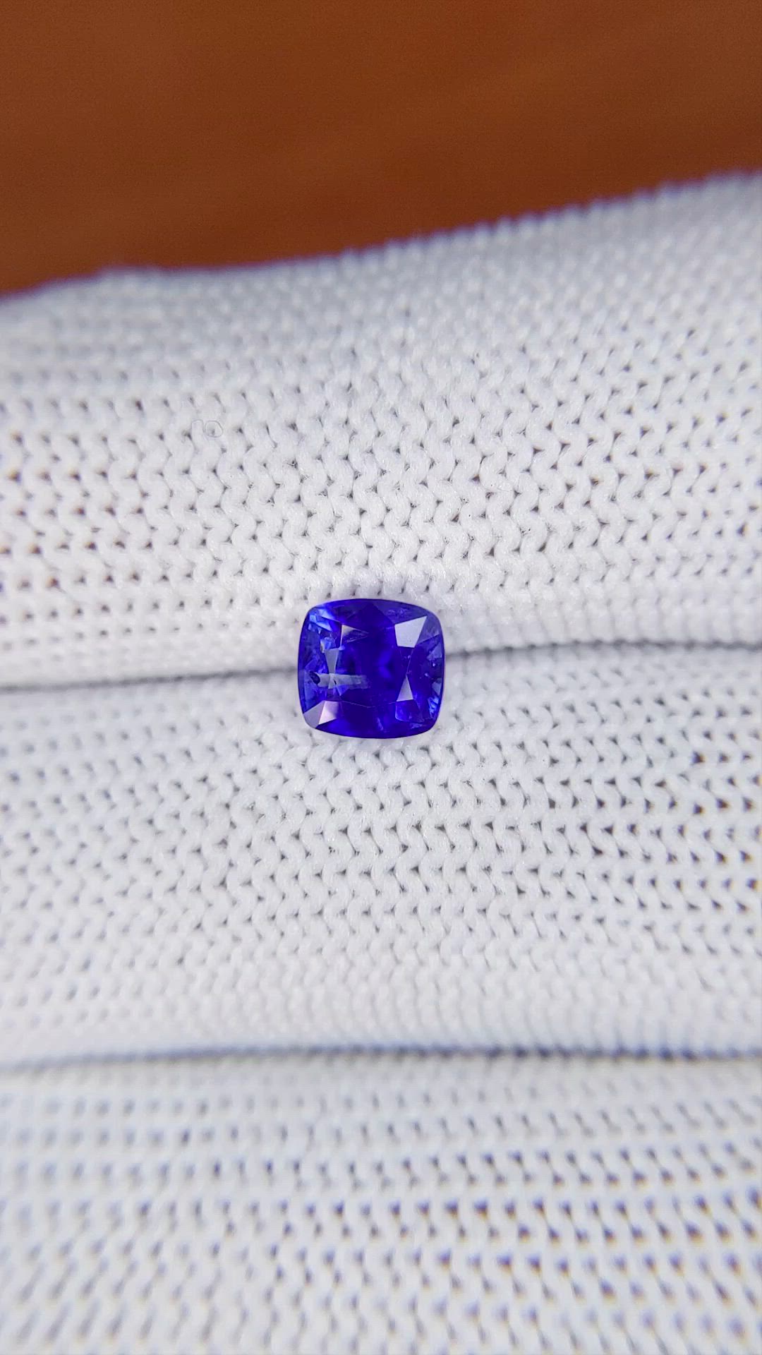 1.33 Ct. Blue Sapphire from Ceylon (Sri Lanka) Size Video